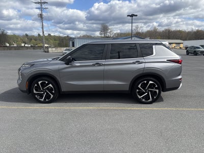 2022 Mitsubishi Outlander SE