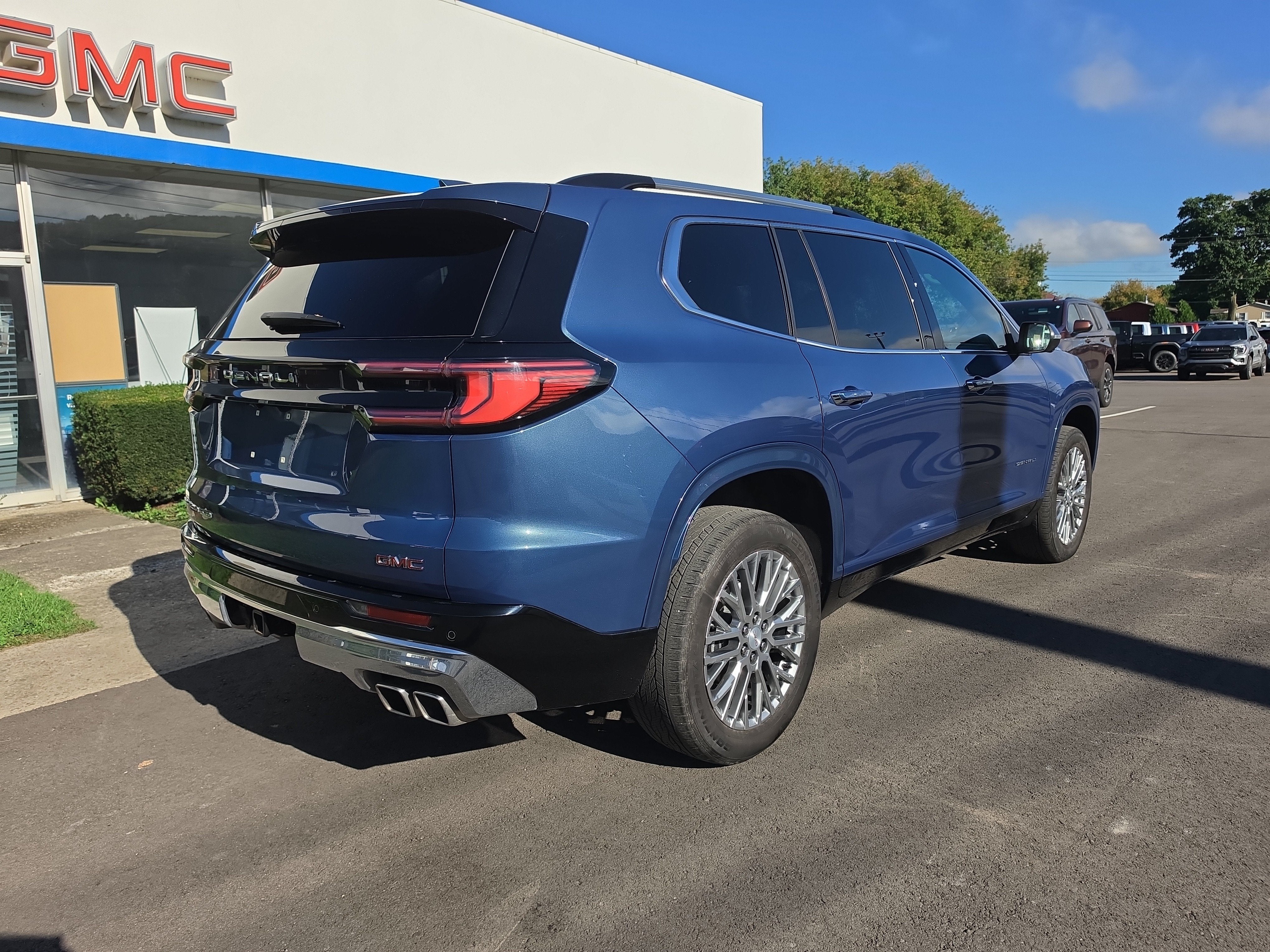 2025 GMC Acadia Denali