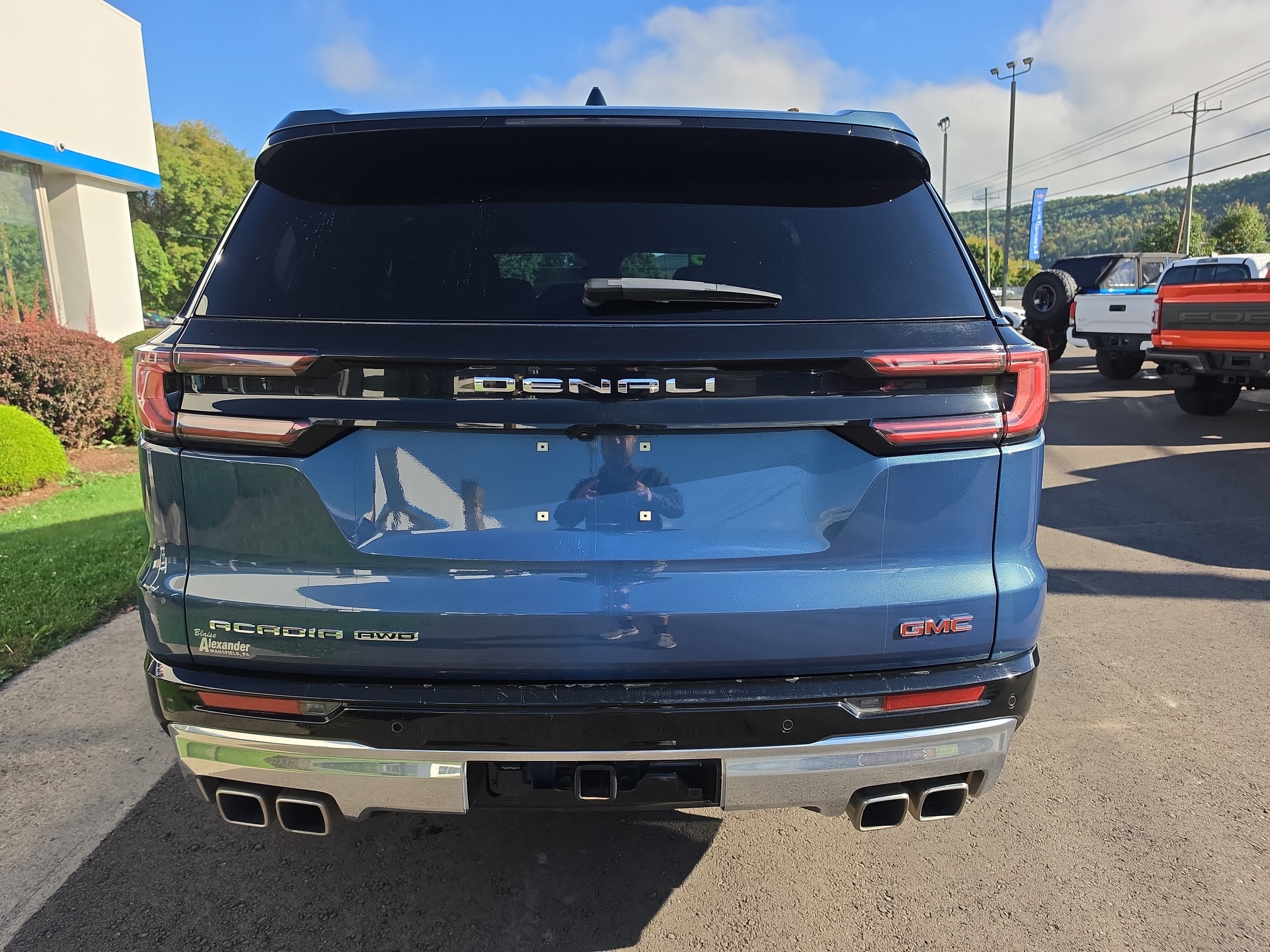2025 GMC Acadia Denali