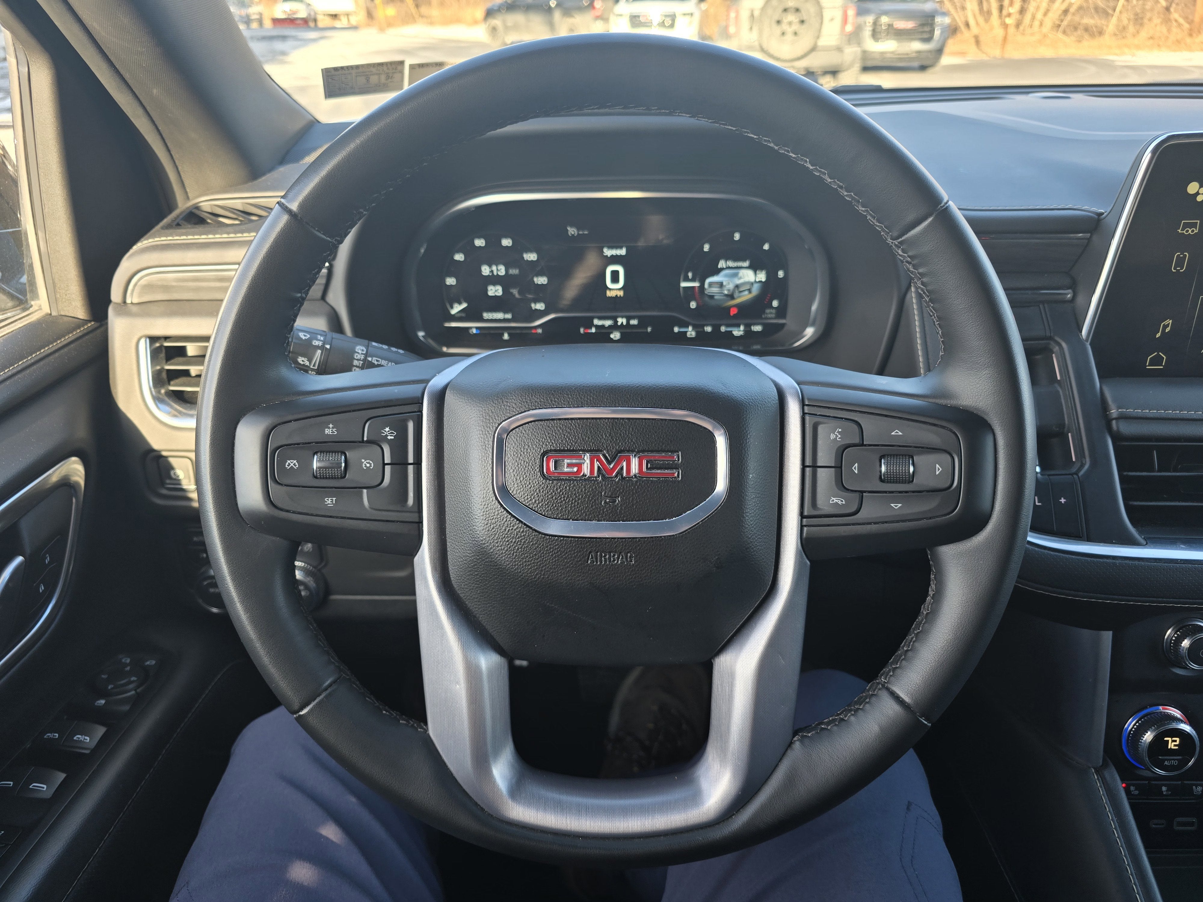 2024 GMC Yukon SLT