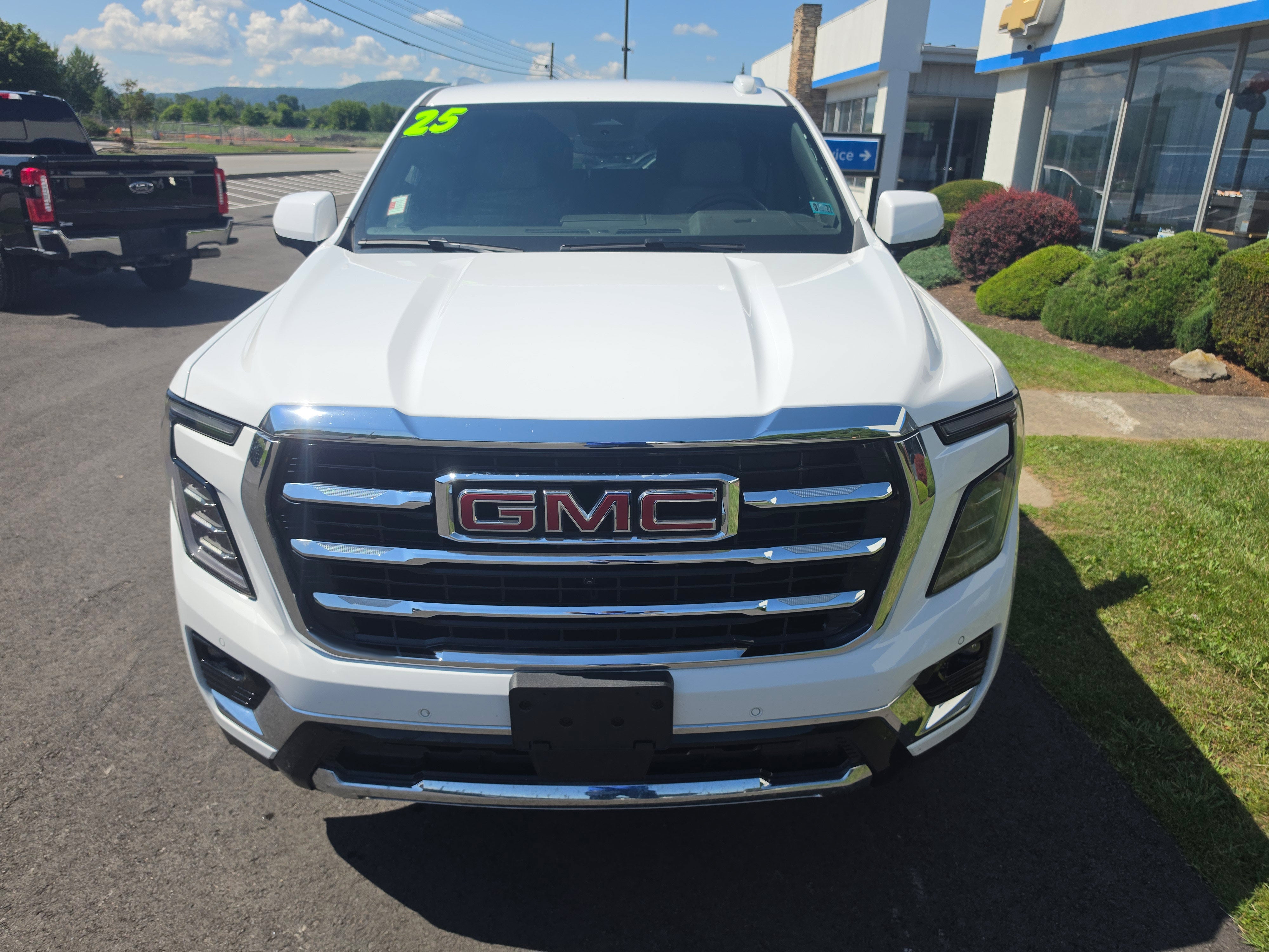 2025 GMC Yukon Elevation