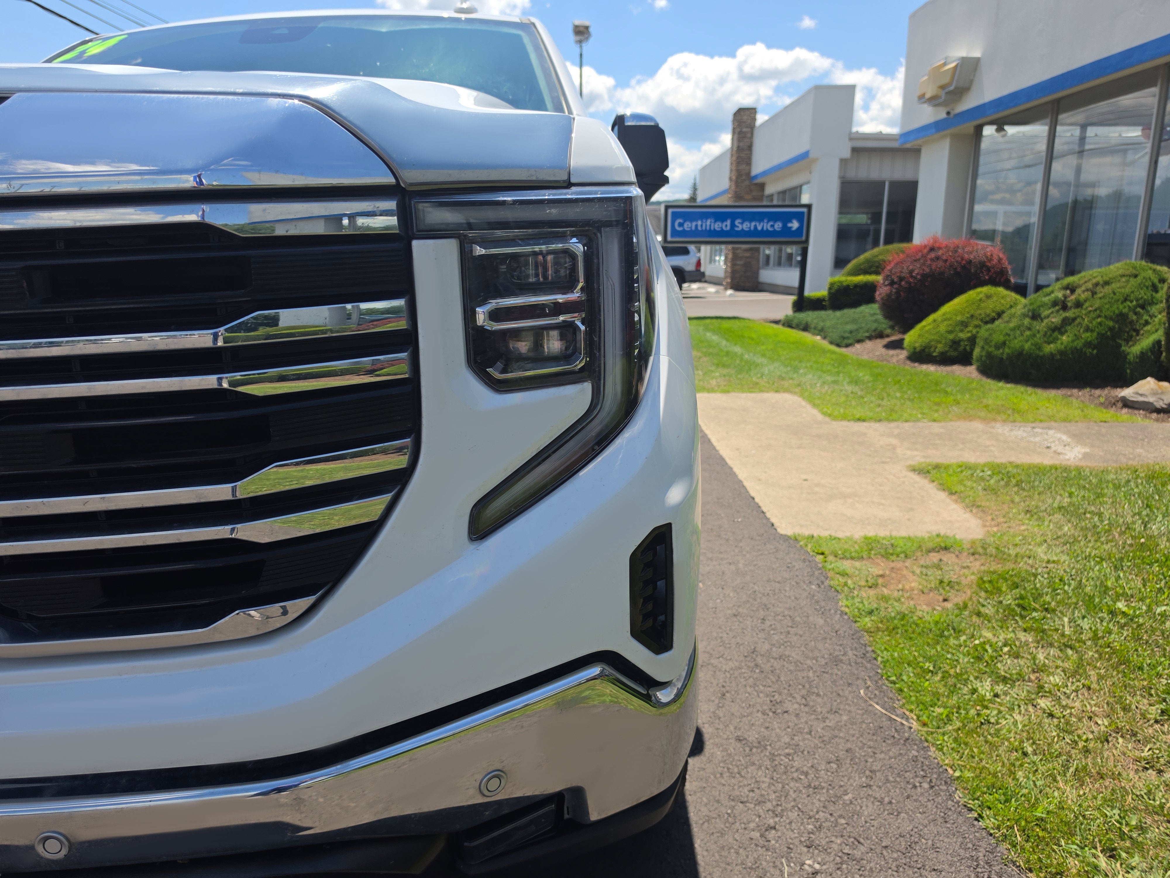 2024 GMC Sierra 1500 SLT
