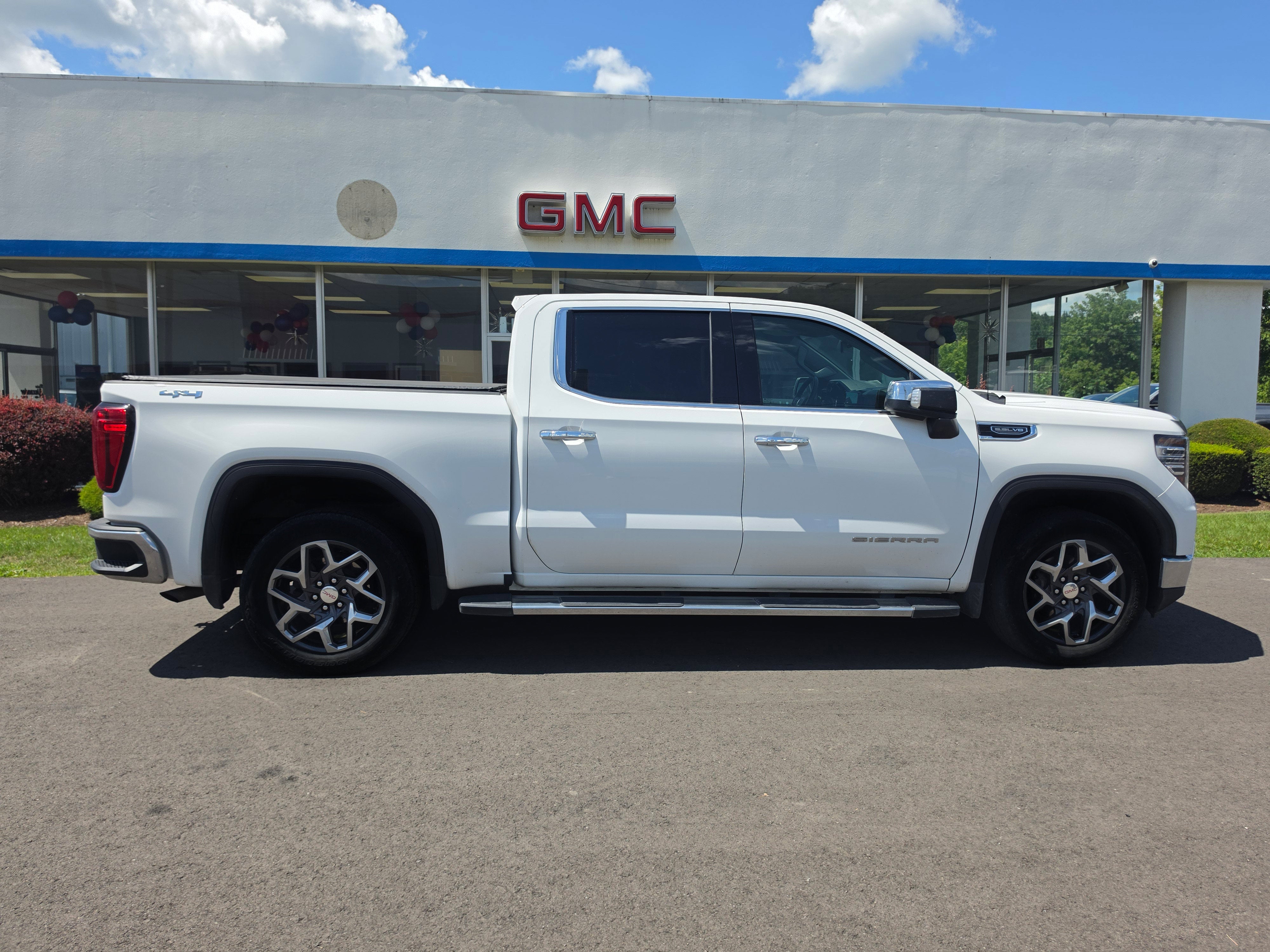 2024 GMC Sierra 1500 SLT