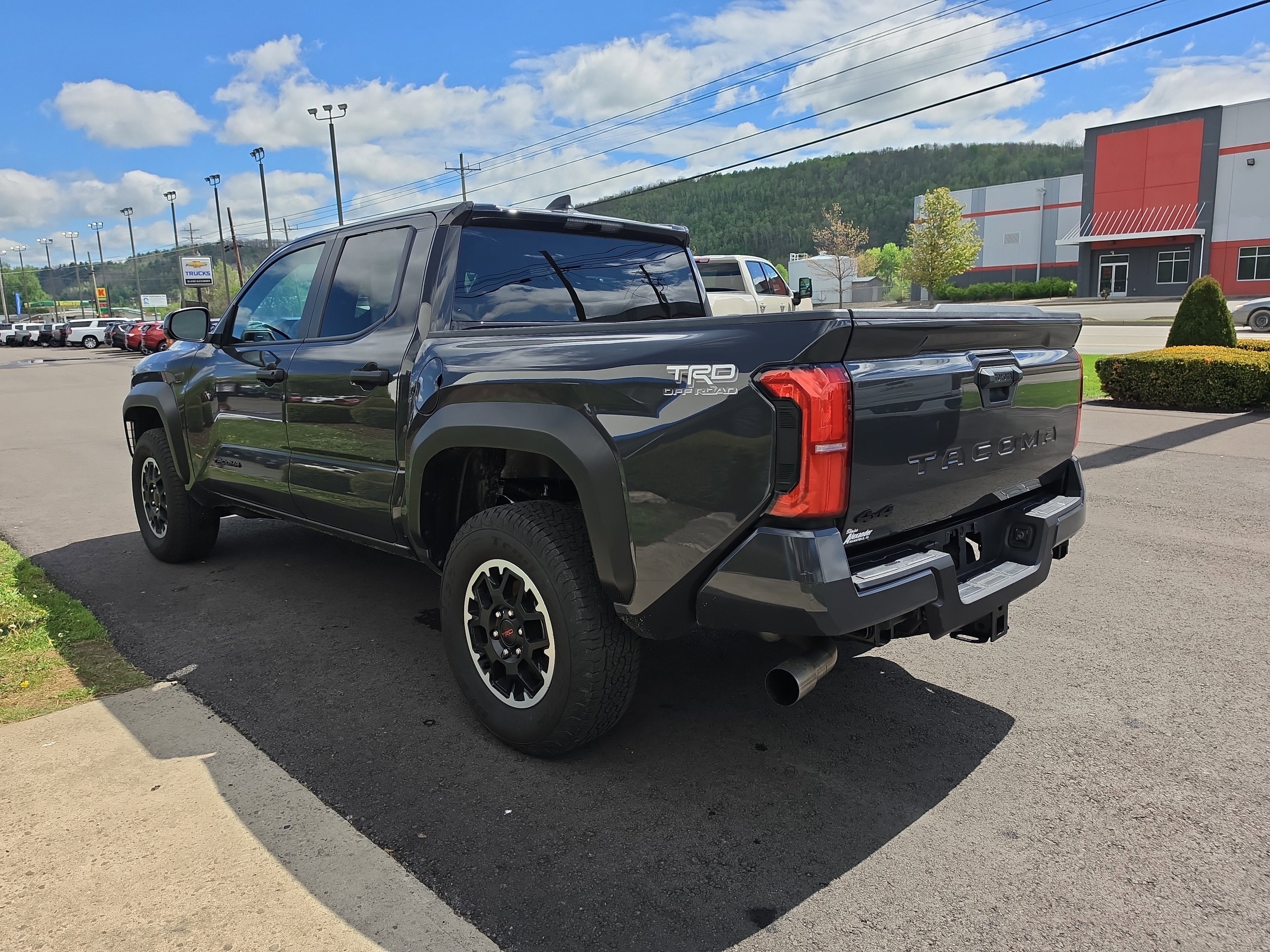 2025 Toyota Tacoma 4WD SR