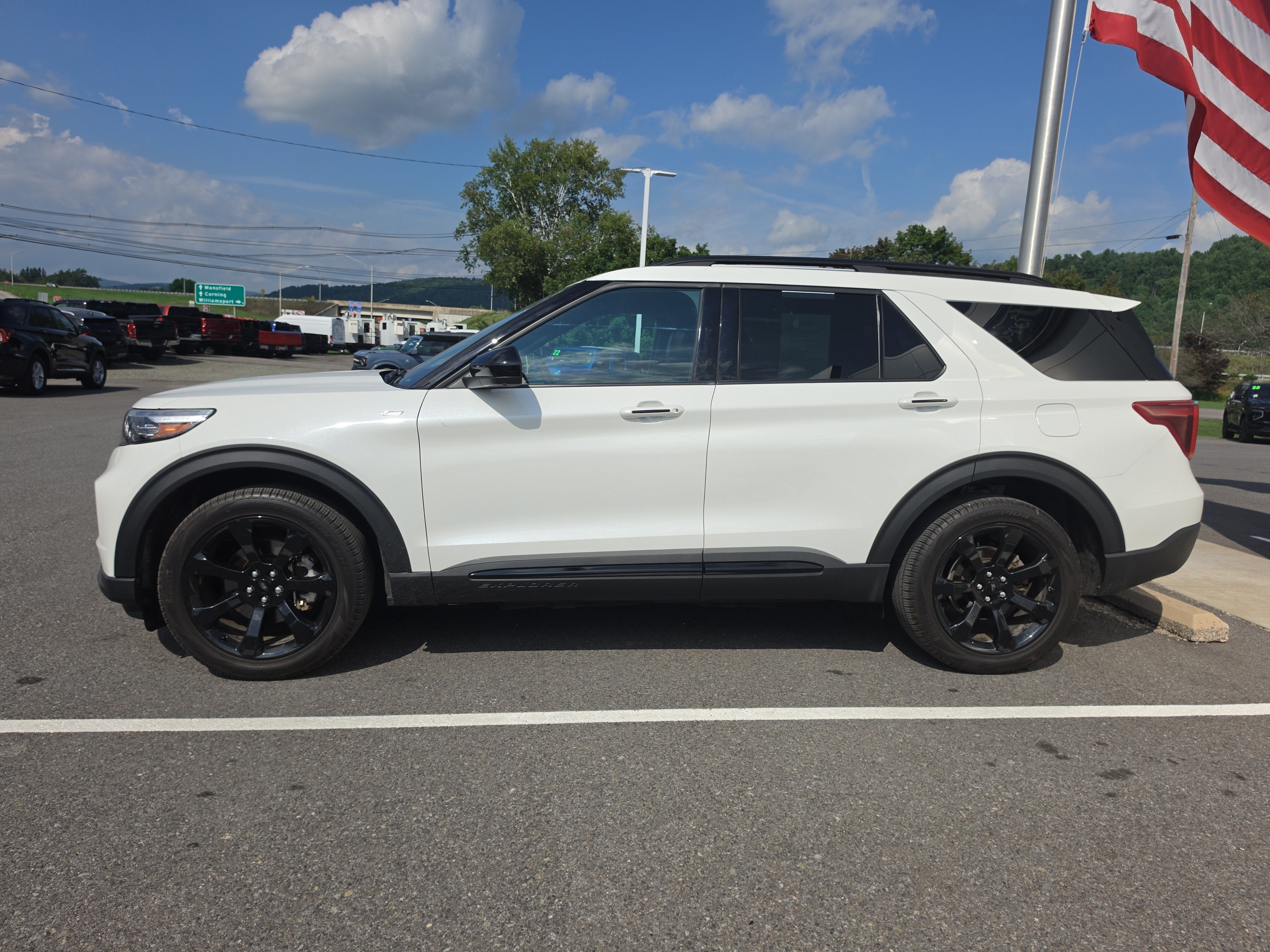 2022 Ford Explorer ST-Line