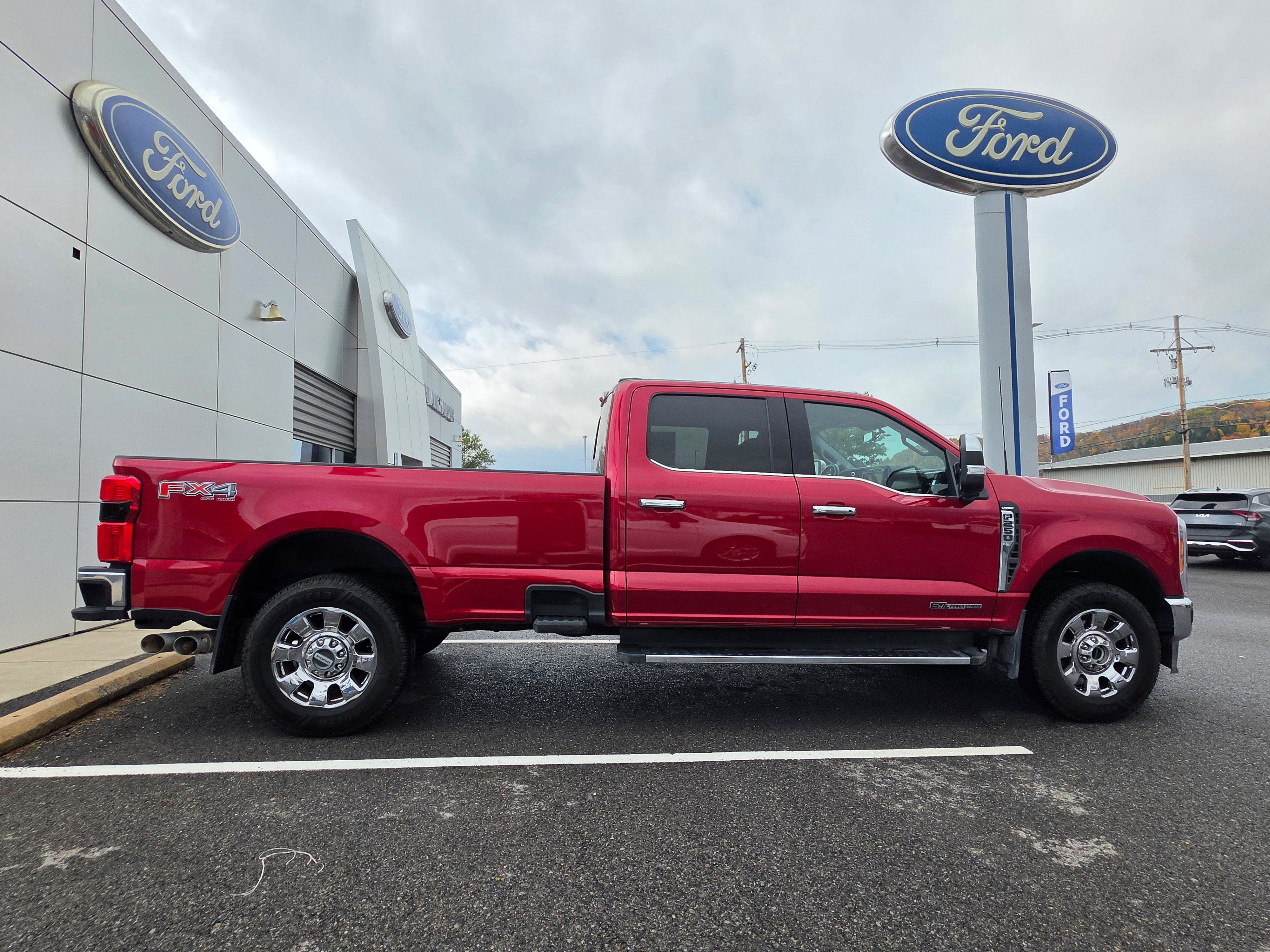 2023 Ford Super Duty F-250 SRW LARIAT