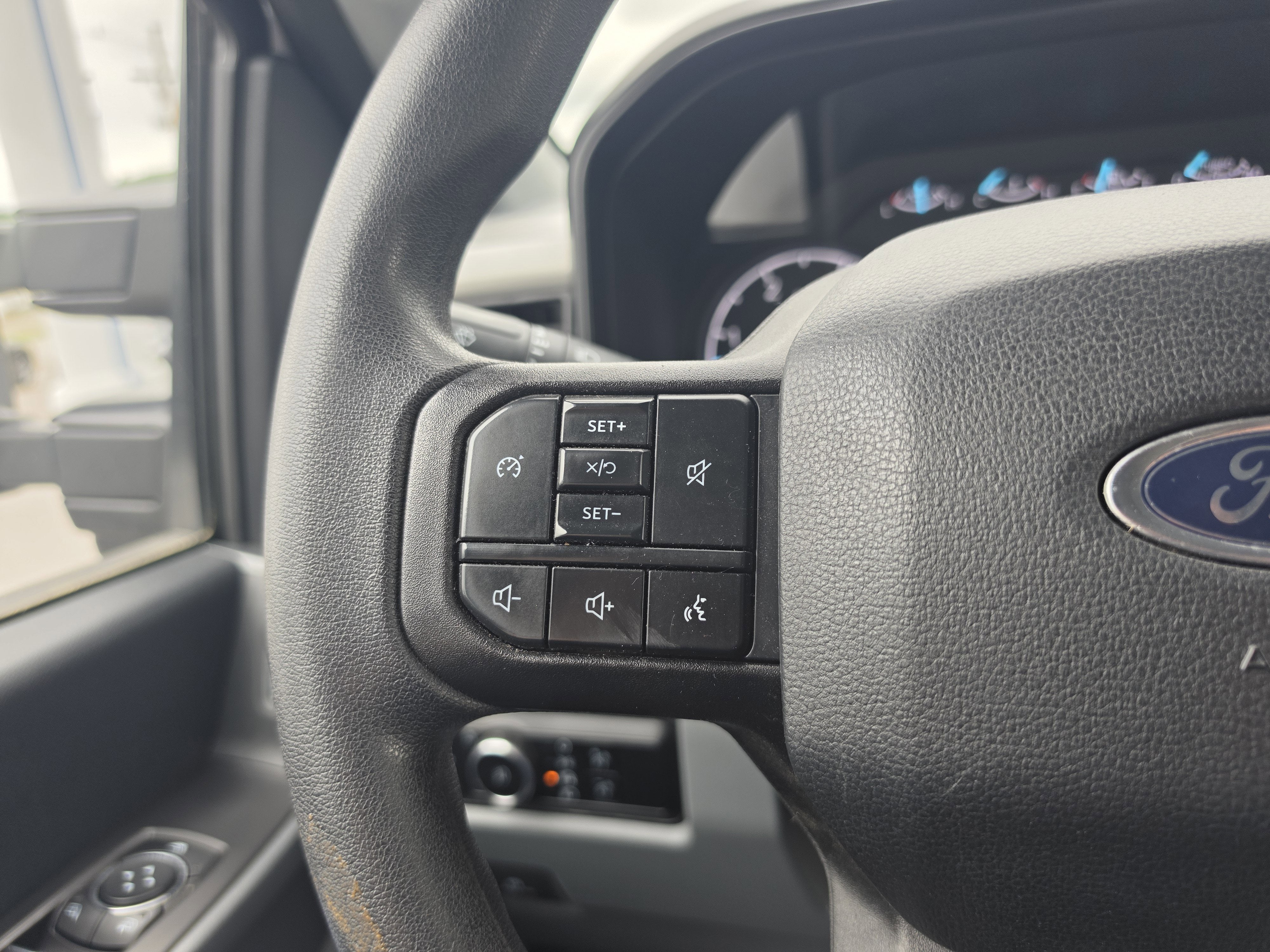 2024 Ford Super Duty F-450 DRW XLT