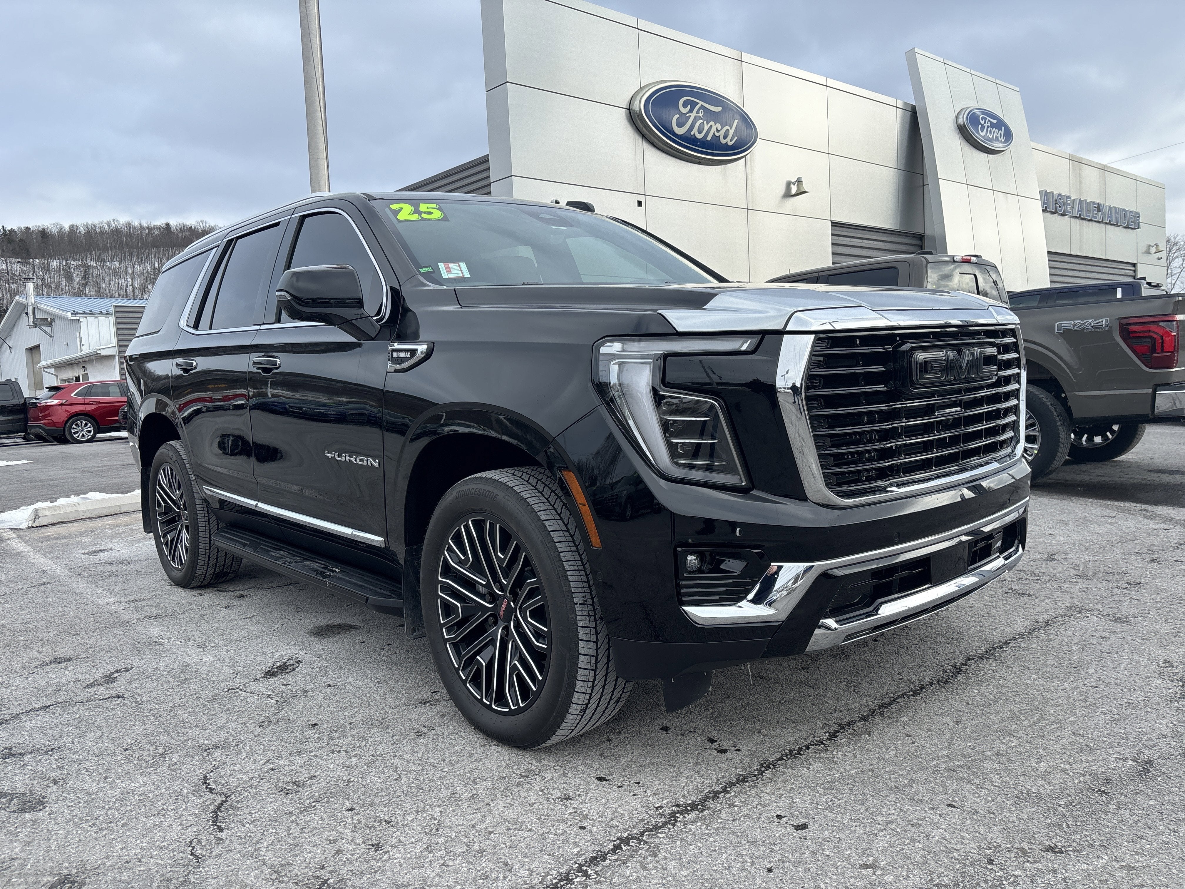 2025 GMC Yukon Elevation