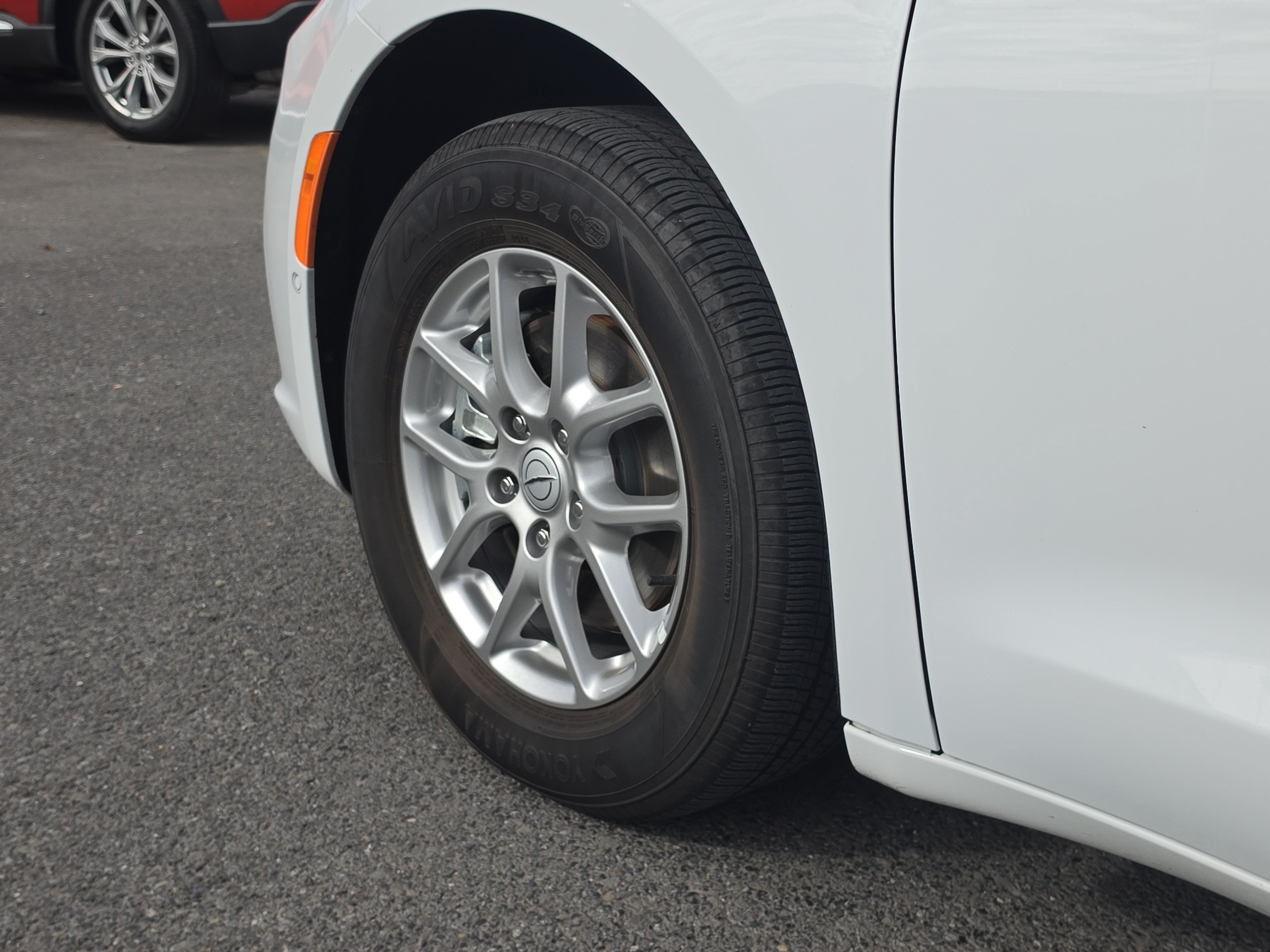 2026 Chrysler Pacifica Select
