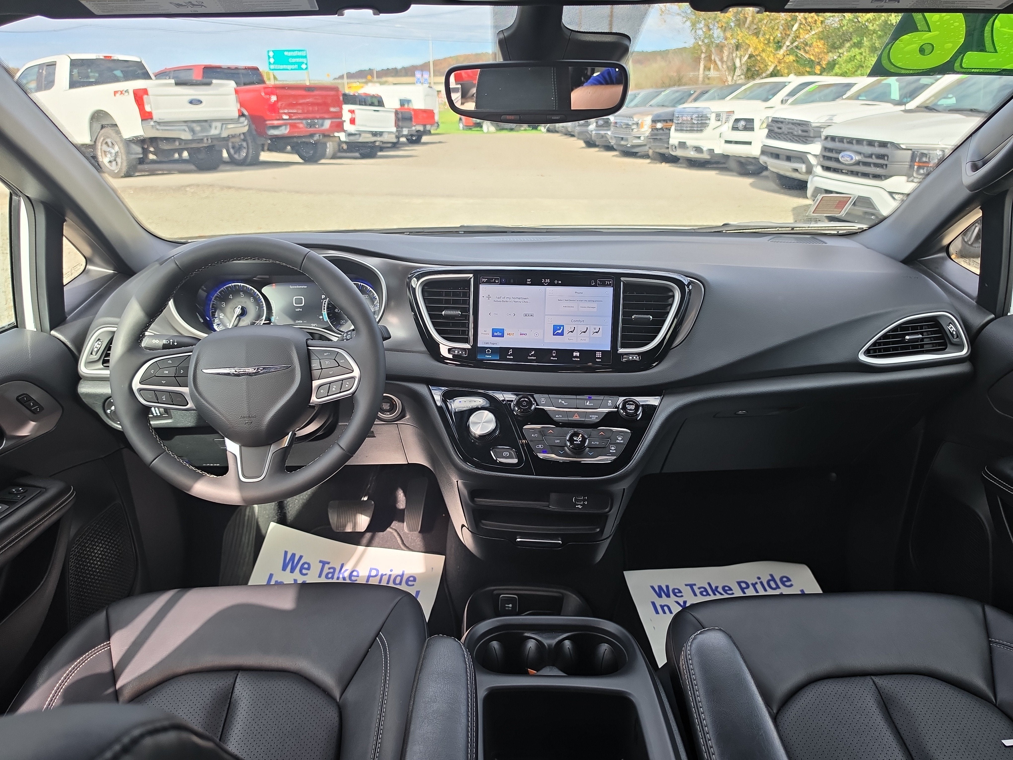 2026 Chrysler Pacifica Select