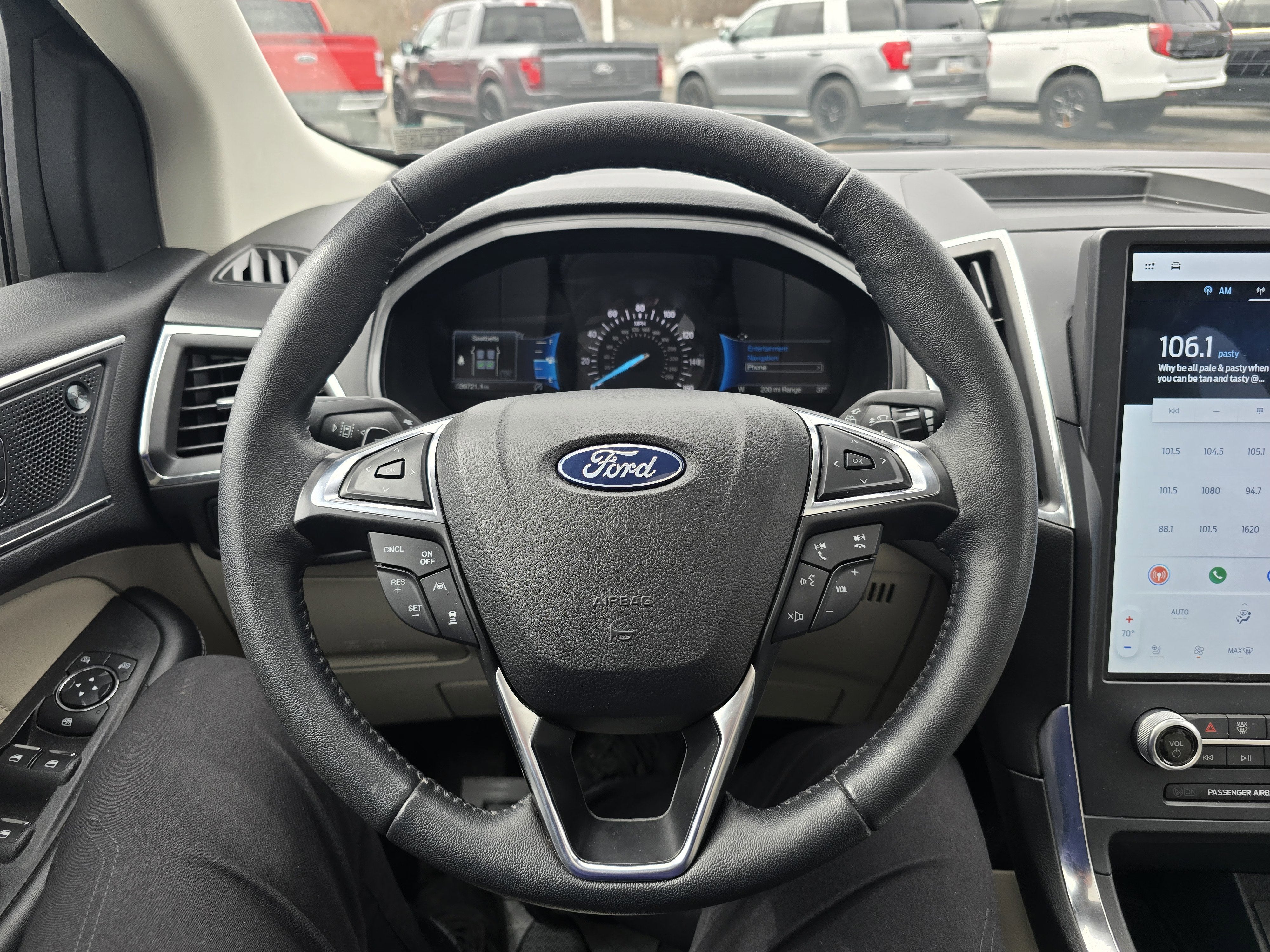 2022 Ford Edge Titanium
