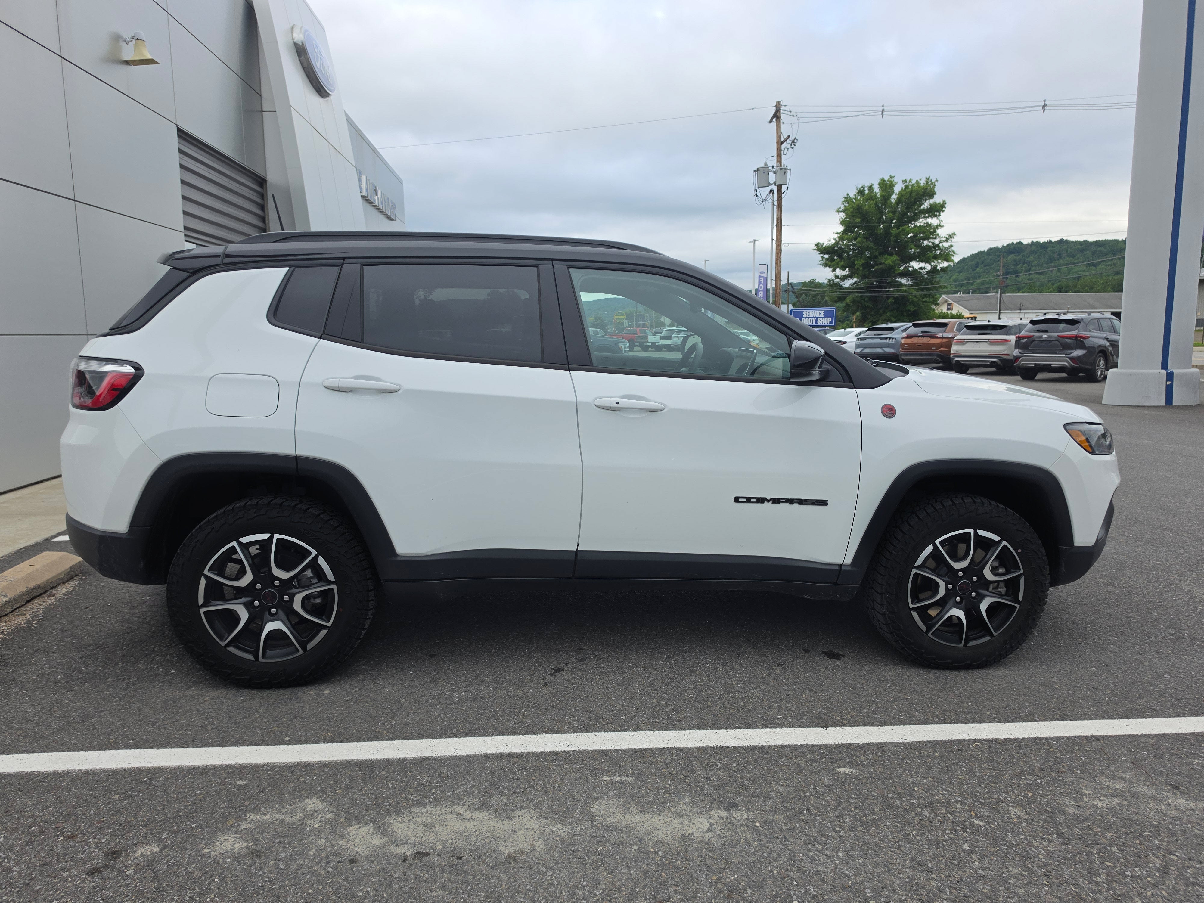 2025 Jeep Compass Trailhawk