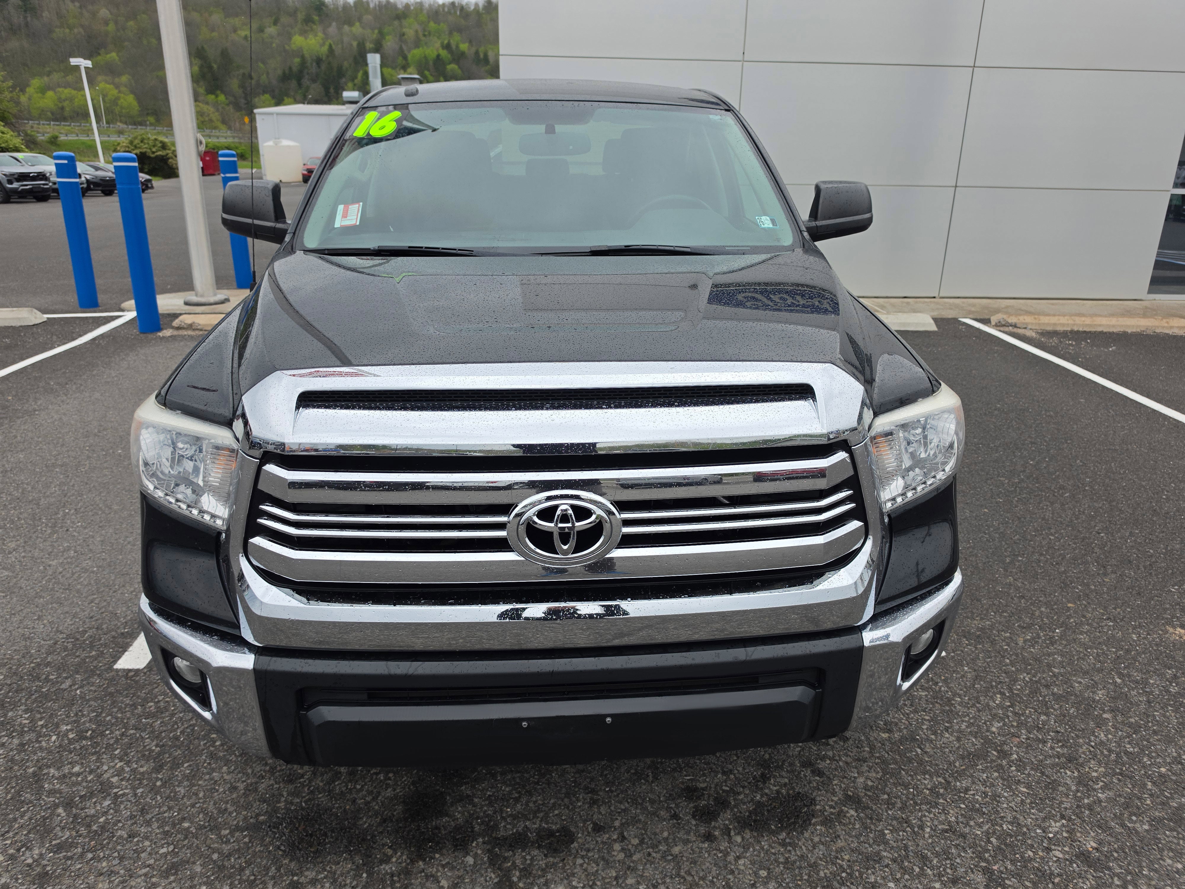 2016 Toyota Tundra 4WD Truck SR5