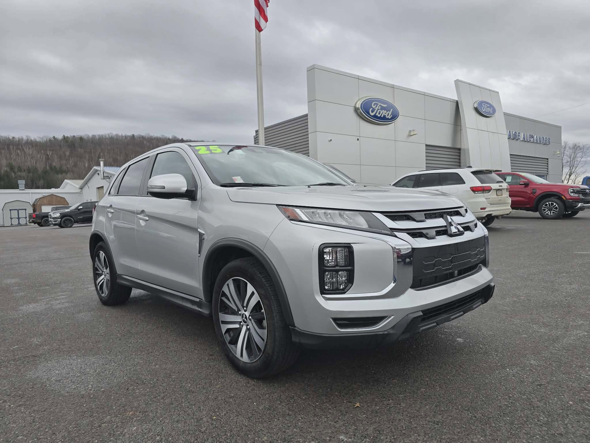 2025 Mitsubishi Outlander Sport SE