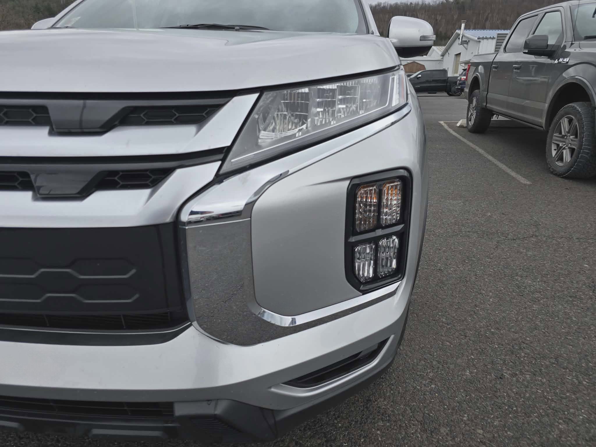 2025 Mitsubishi Outlander Sport SE