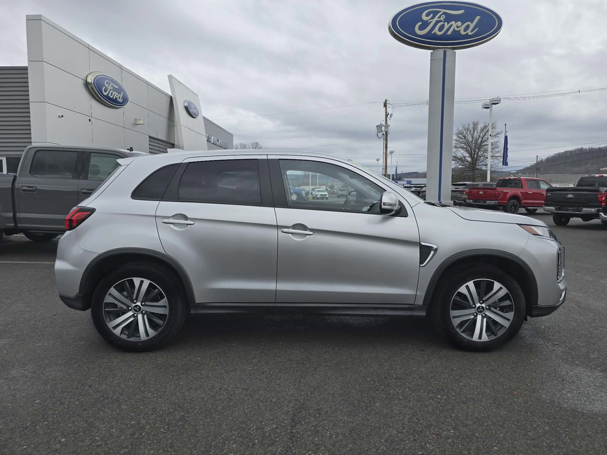 2025 Mitsubishi Outlander Sport SE