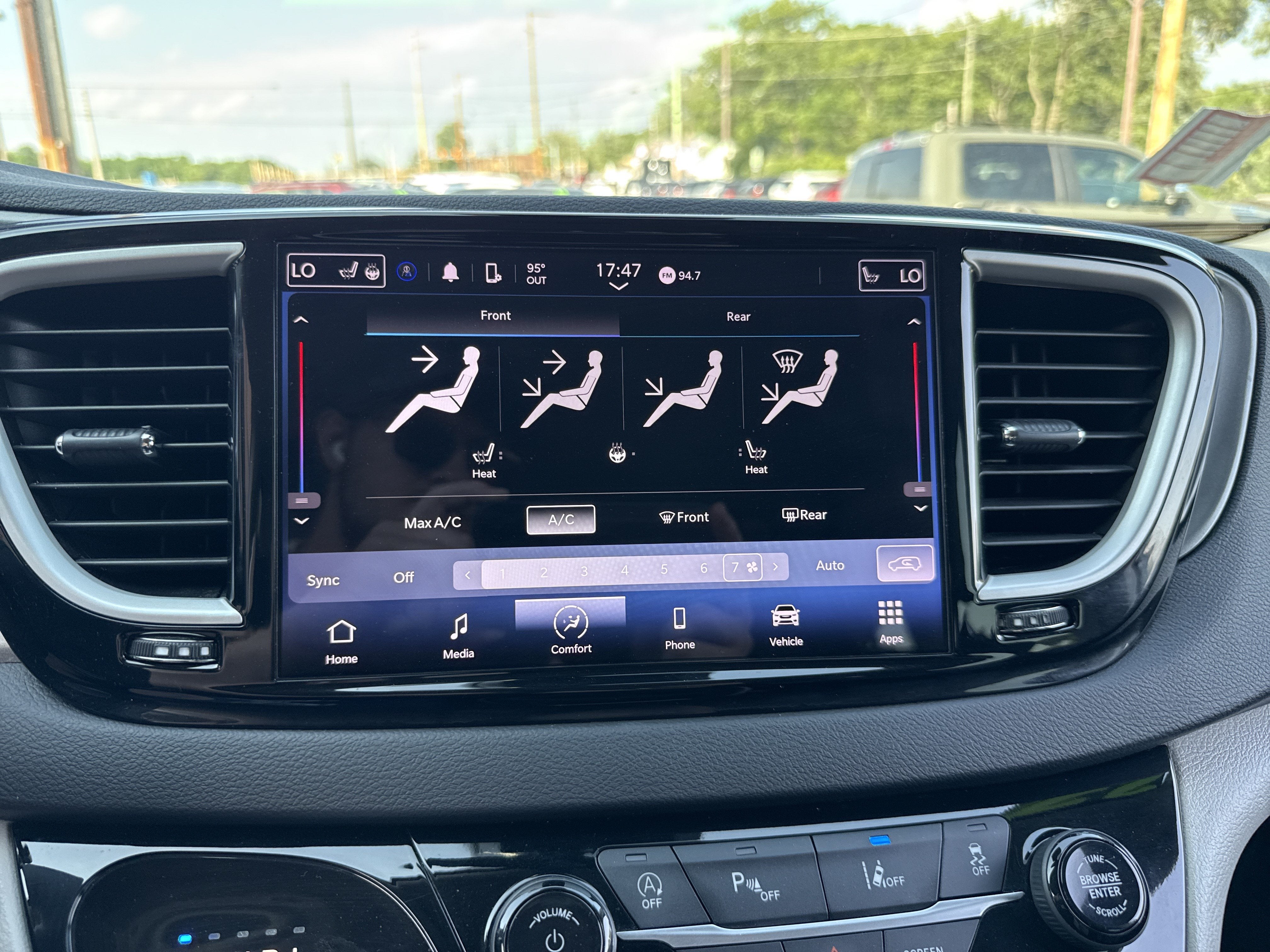 2023 Chrysler Pacifica Touring L
