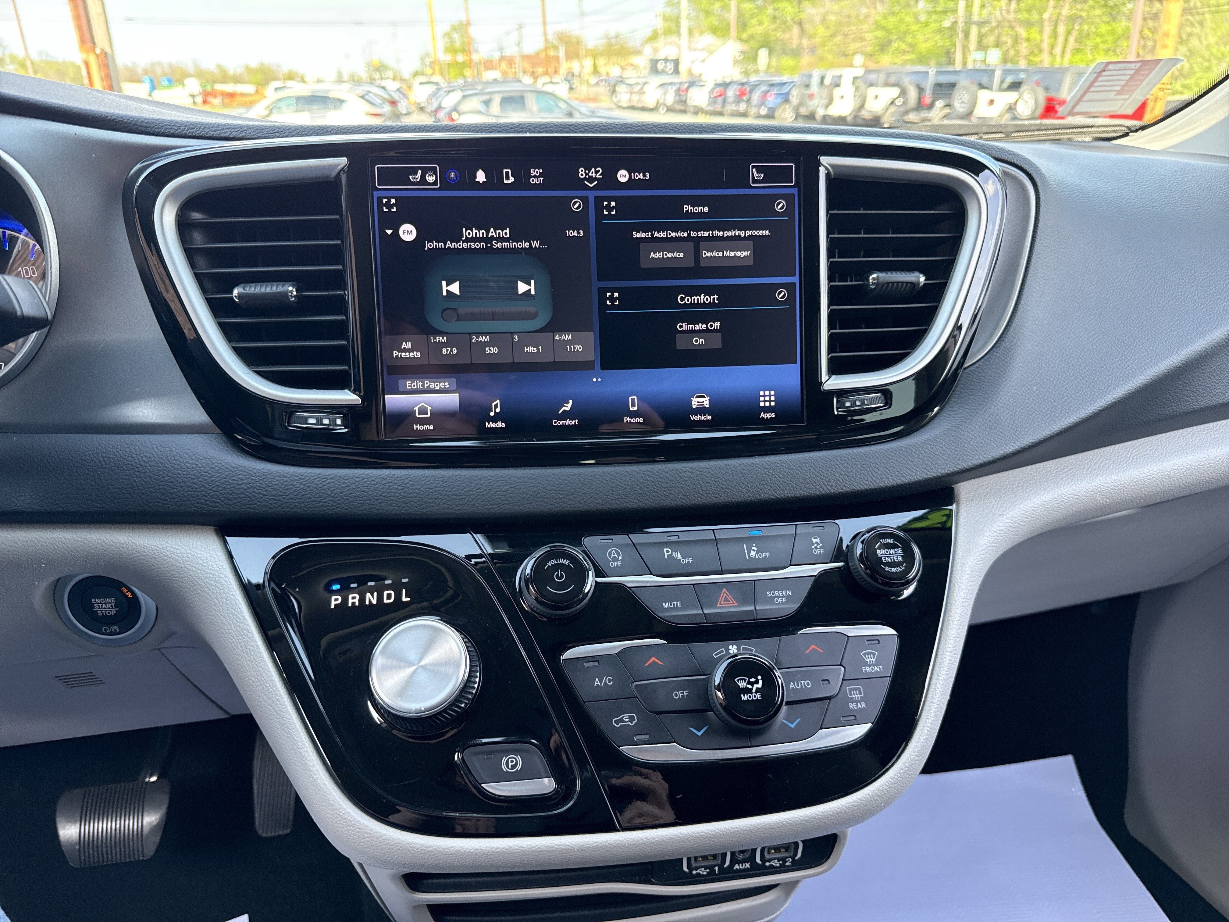 2023 Chrysler Pacifica Touring L