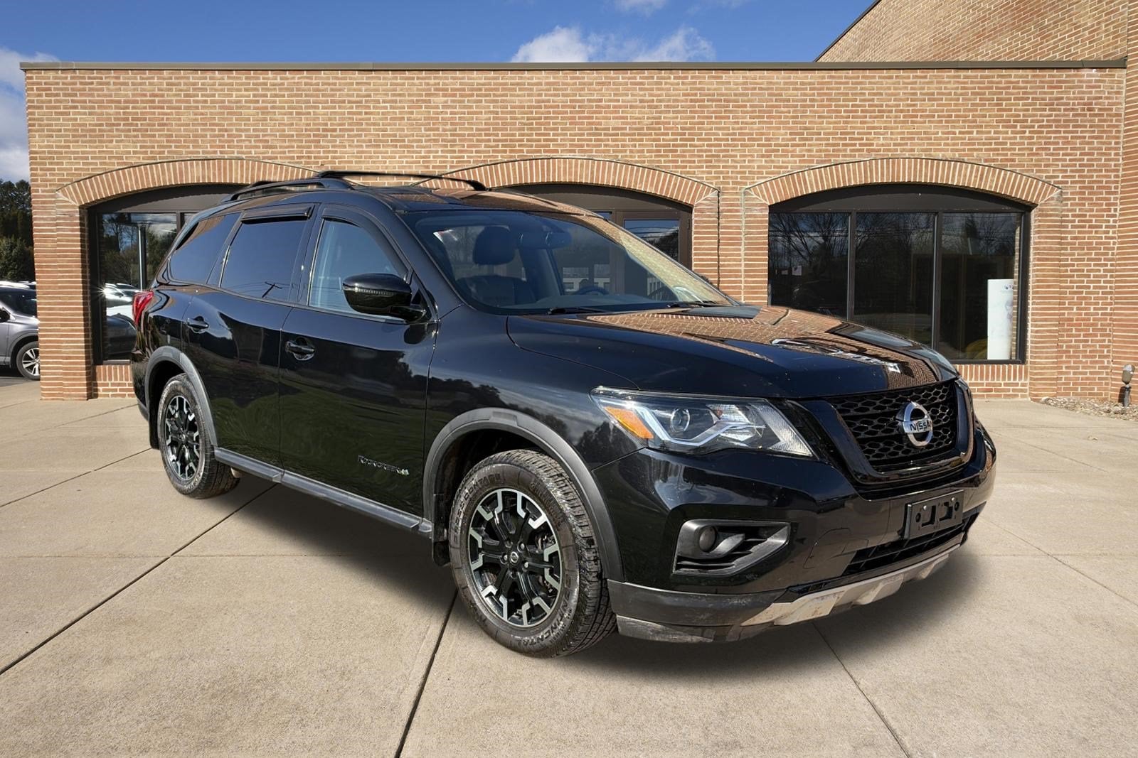 2020 Nissan Pathfinder SV