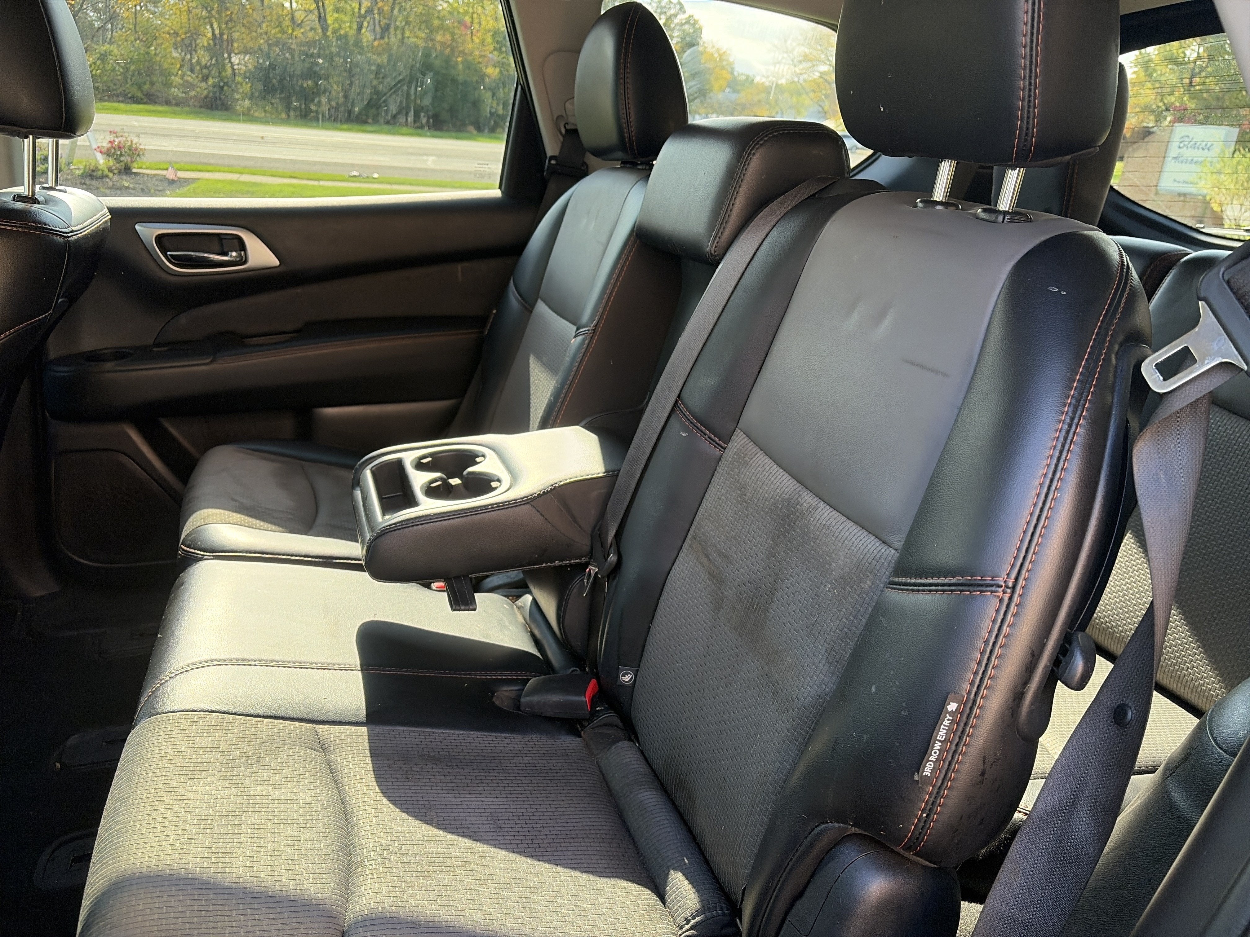 2020 Nissan Pathfinder SV