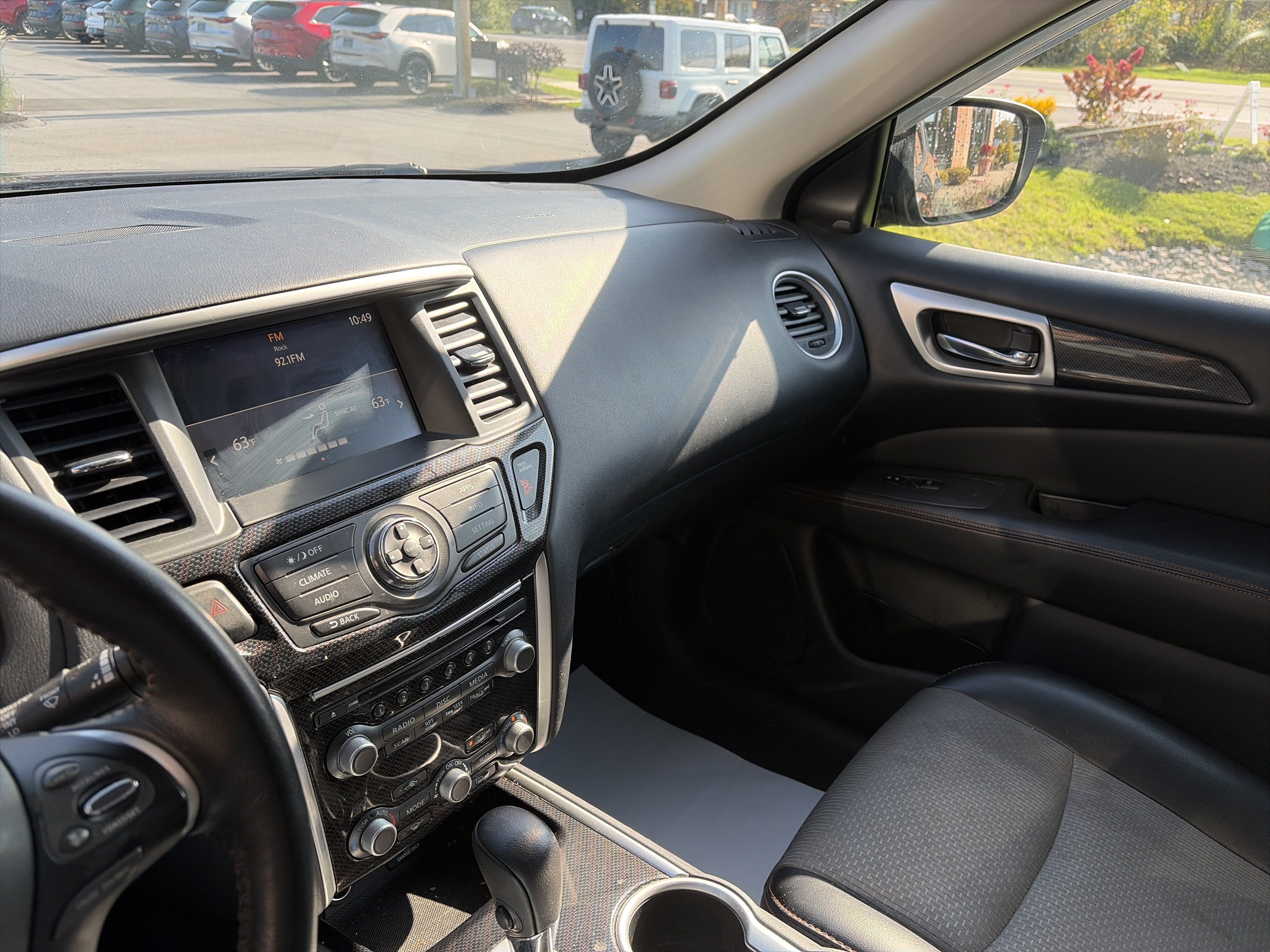 2020 Nissan Pathfinder SV