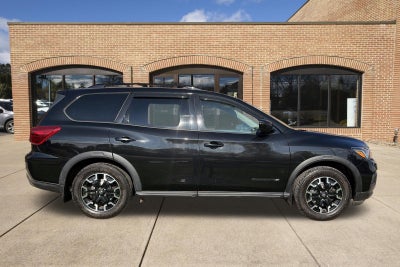 2020 Nissan Pathfinder SV