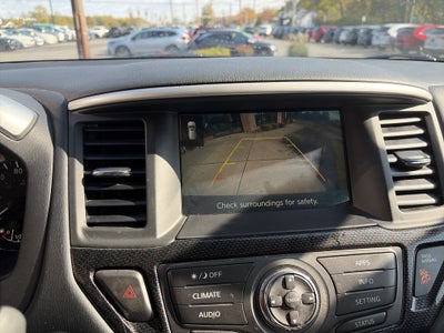 2020 Nissan Pathfinder SV