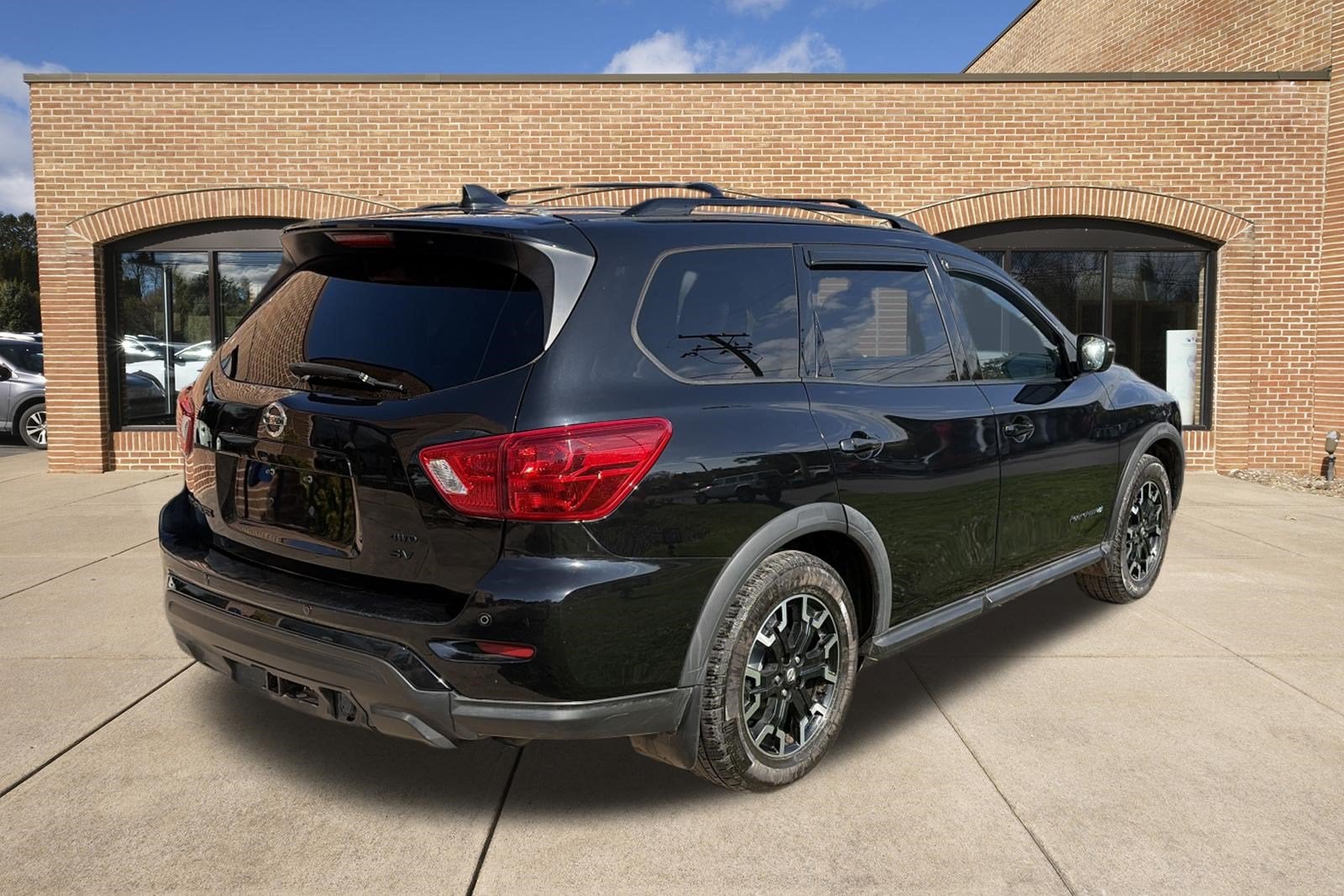 2020 Nissan Pathfinder SV
