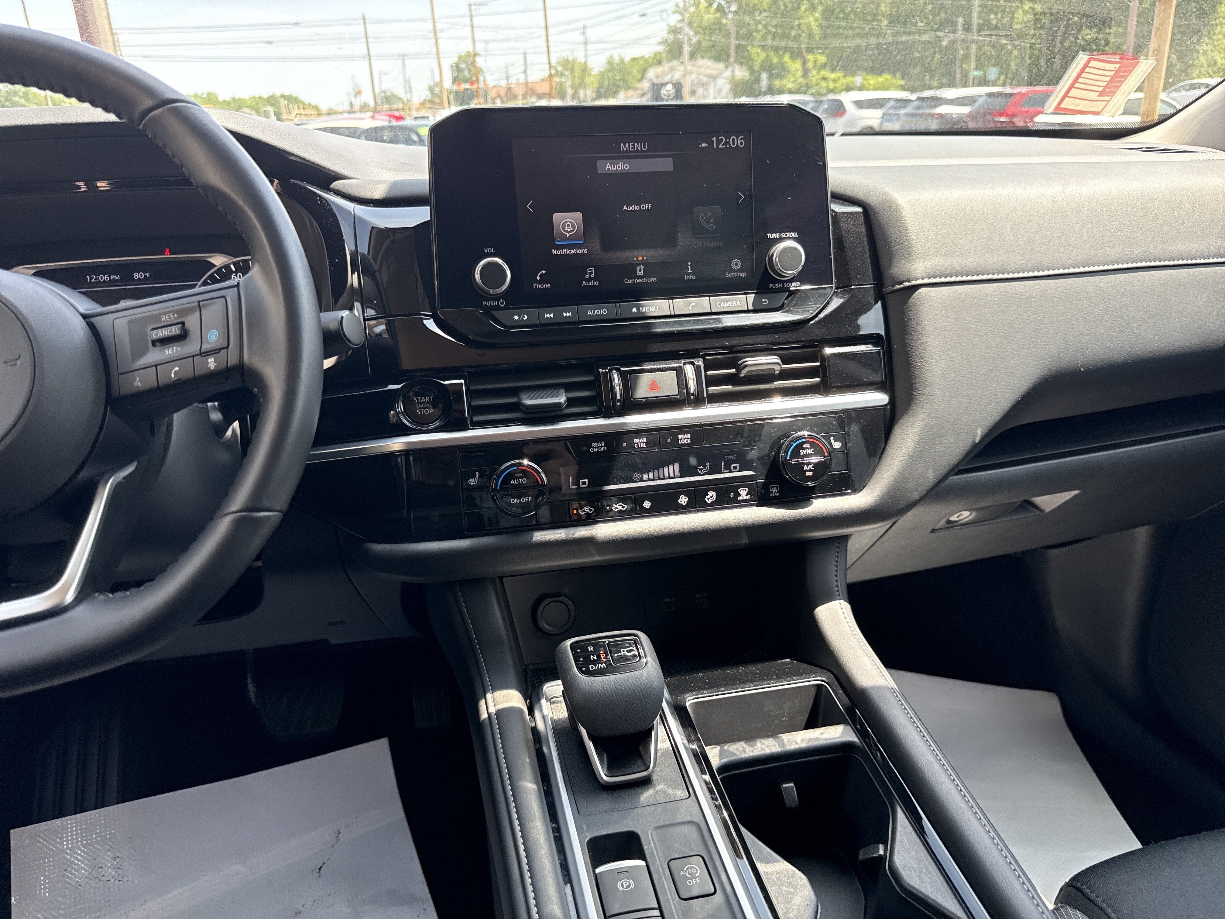 2025 Nissan Pathfinder SV