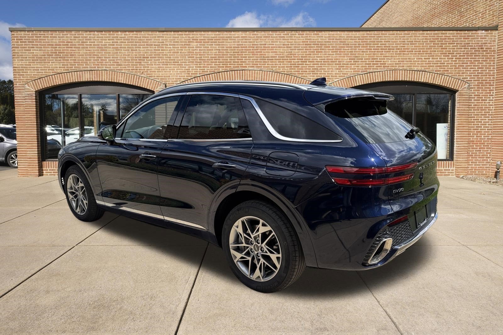 2025 Genesis GV70 2.5T