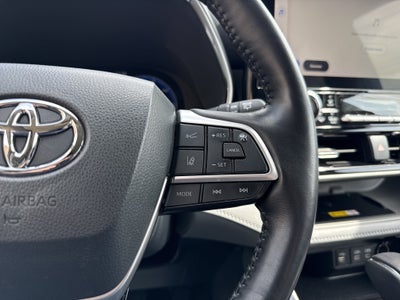 2023 Toyota Highlander Hybrid Platinum