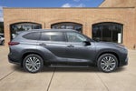 2023 Toyota Highlander Hybrid Platinum