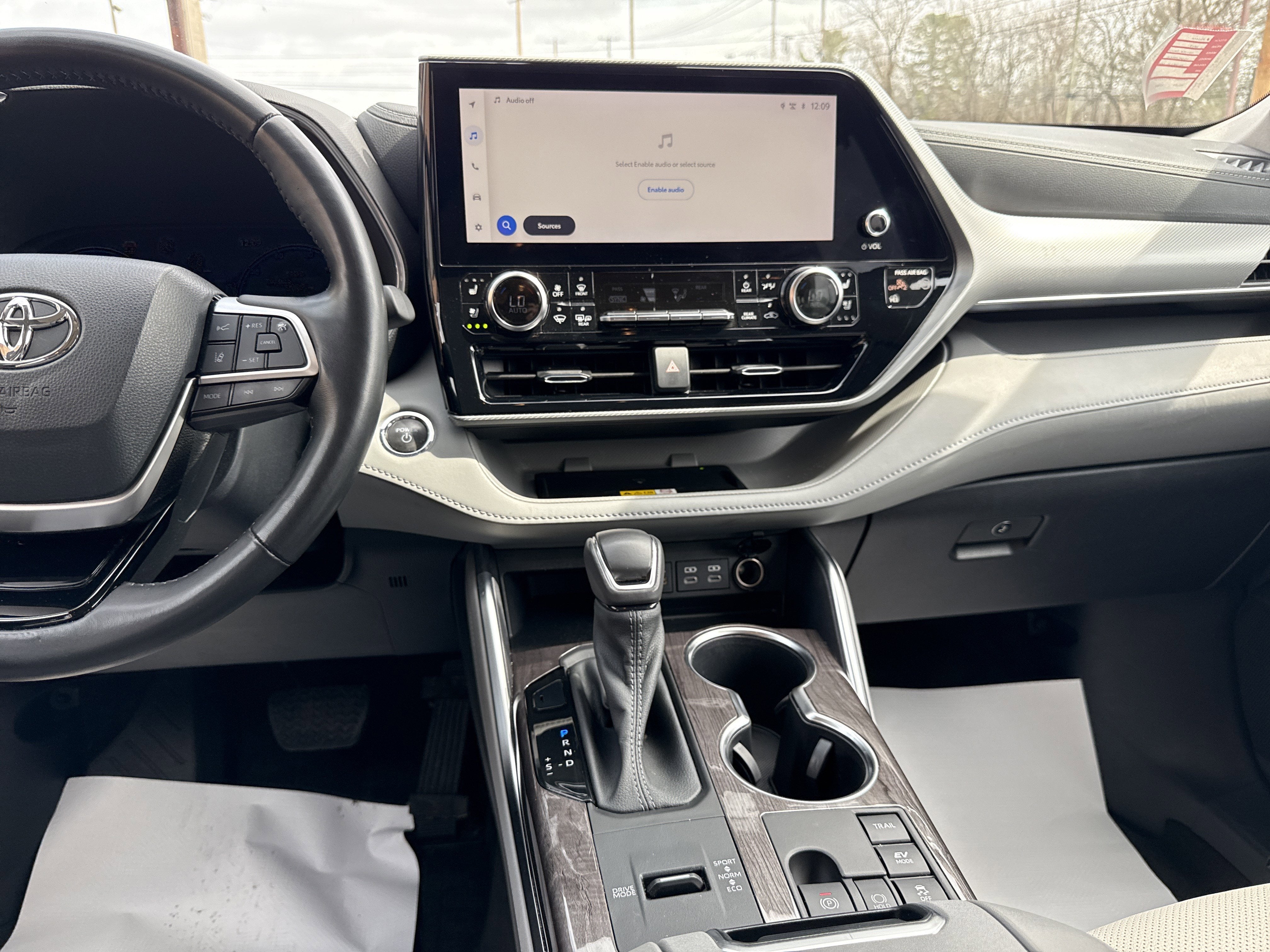 2023 Toyota Highlander Hybrid Platinum