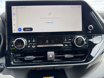 2023 Toyota Highlander Hybrid Platinum