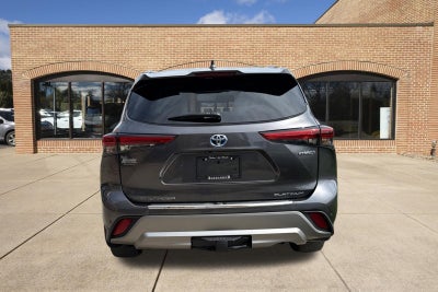 2023 Toyota Highlander Hybrid Platinum