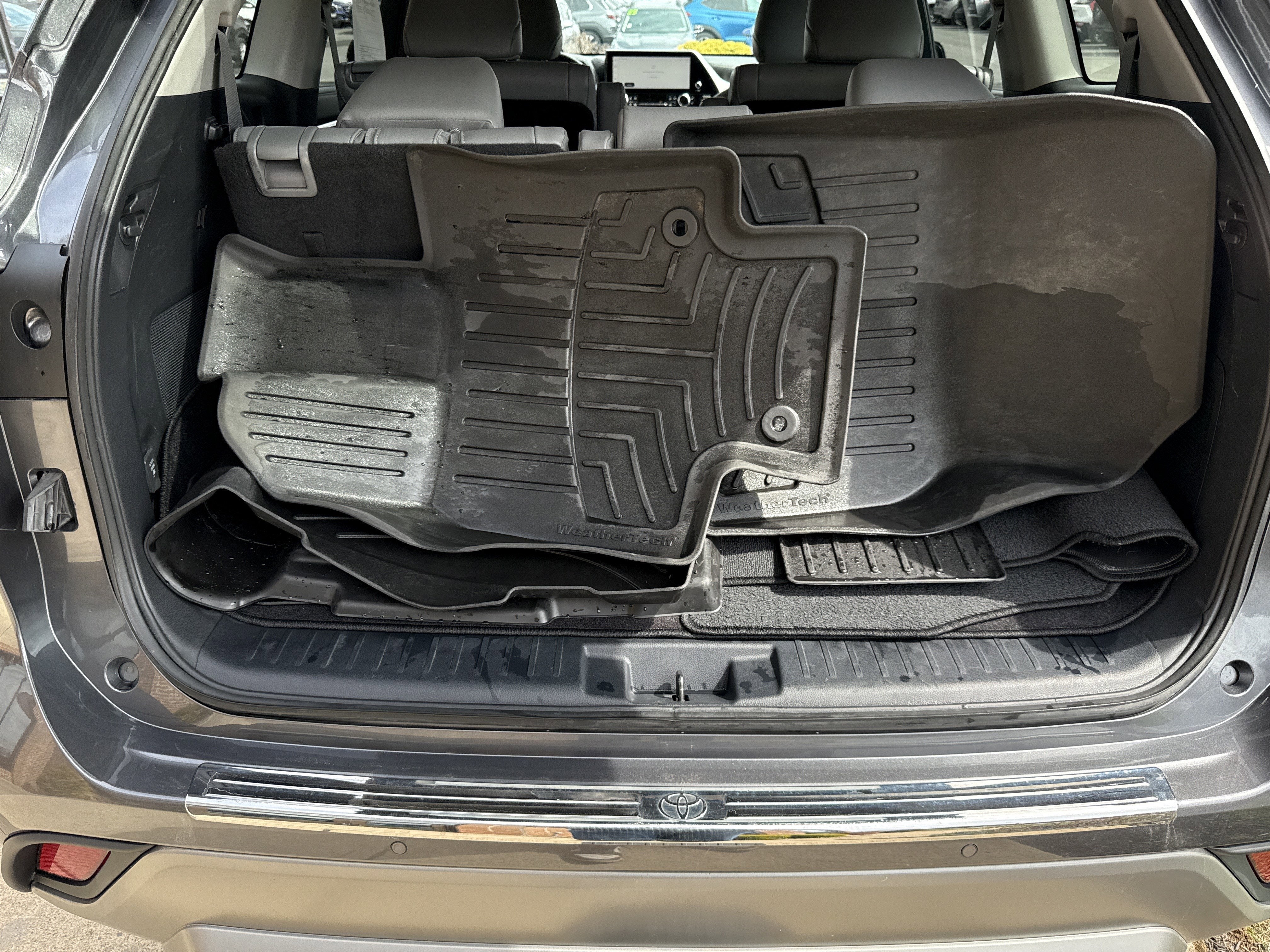 2023 Toyota Highlander Hybrid Platinum