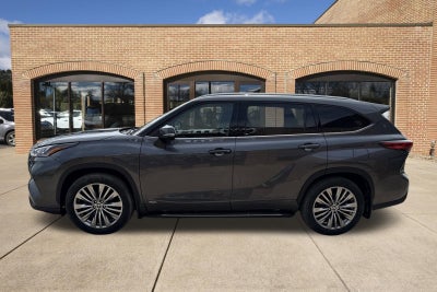 2023 Toyota Highlander Hybrid Platinum