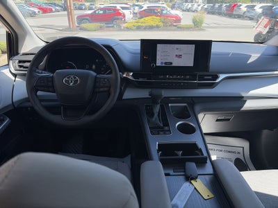 2025 Toyota Sienna LE