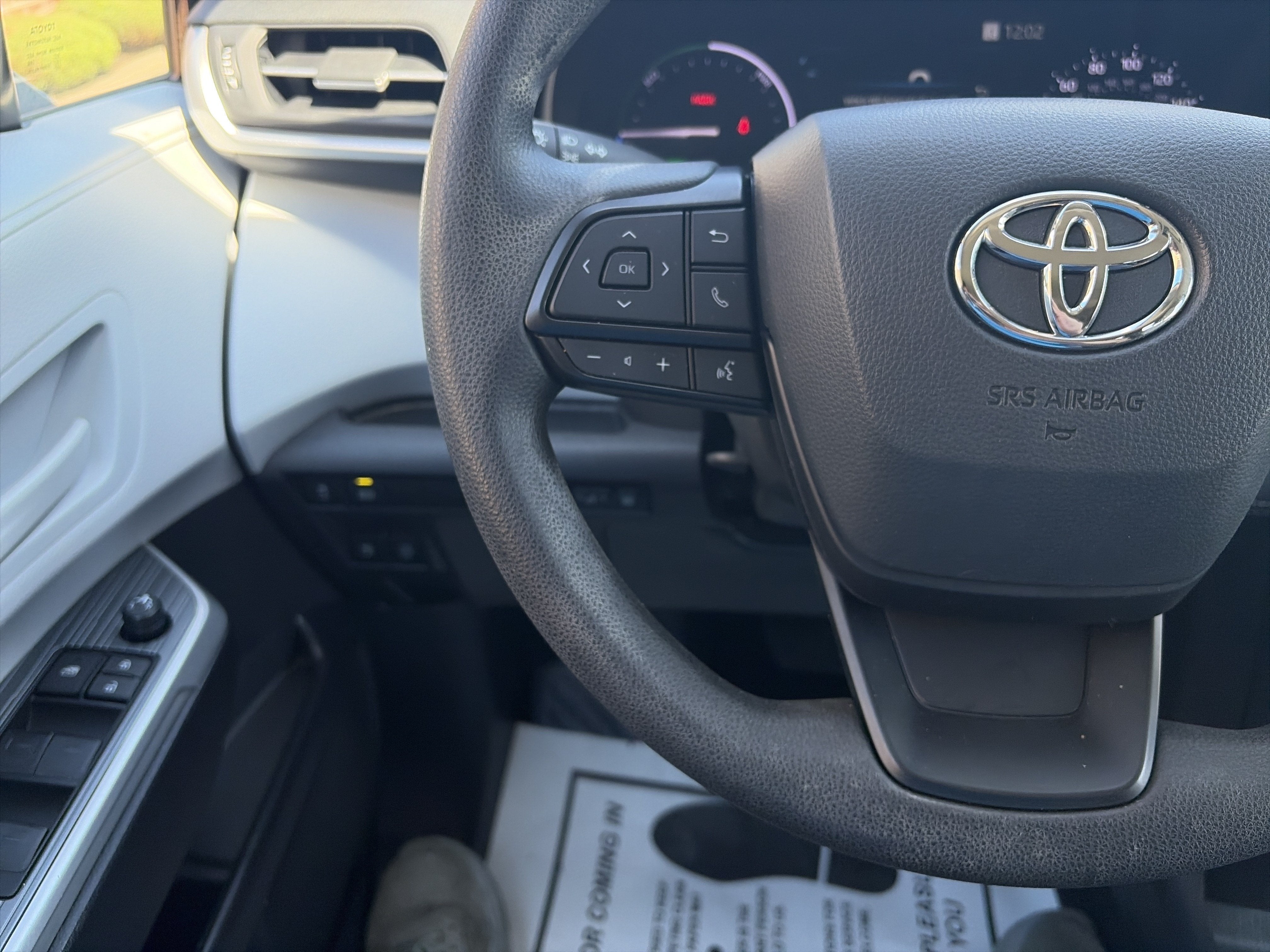 2025 Toyota Sienna LE