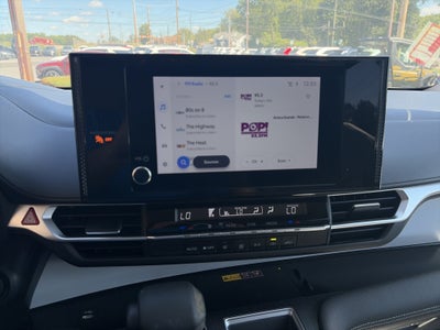 2025 Toyota Sienna LE