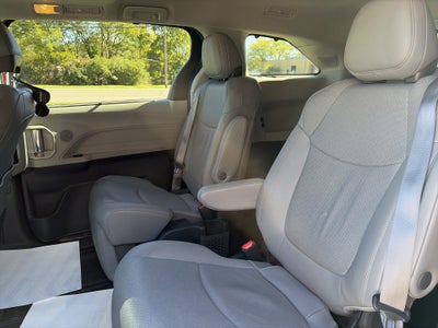 2023 Toyota Sienna Limited