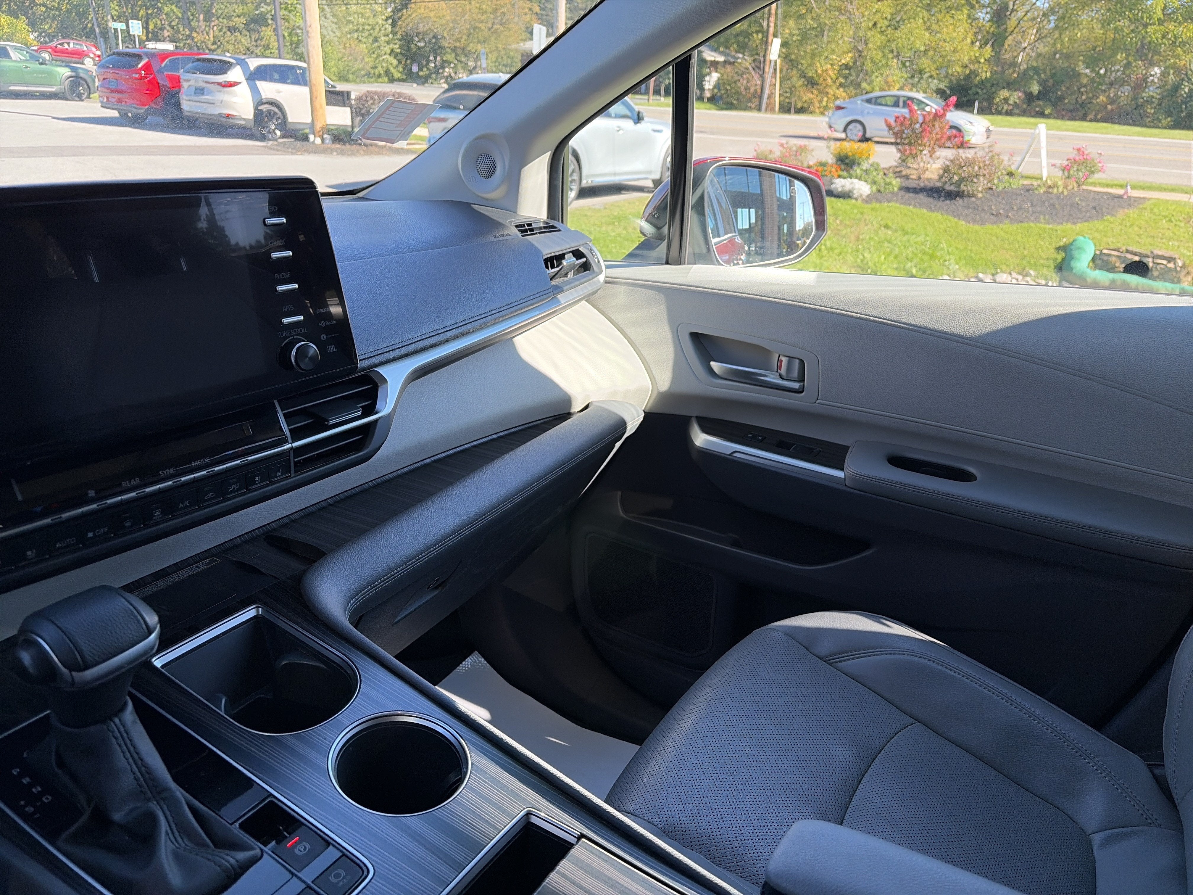 2023 Toyota Sienna Limited