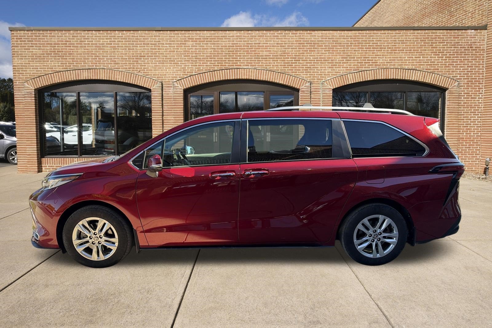 2023 Toyota Sienna Limited