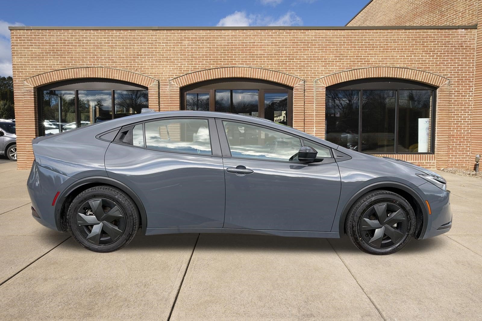 2025 Toyota Prius LE