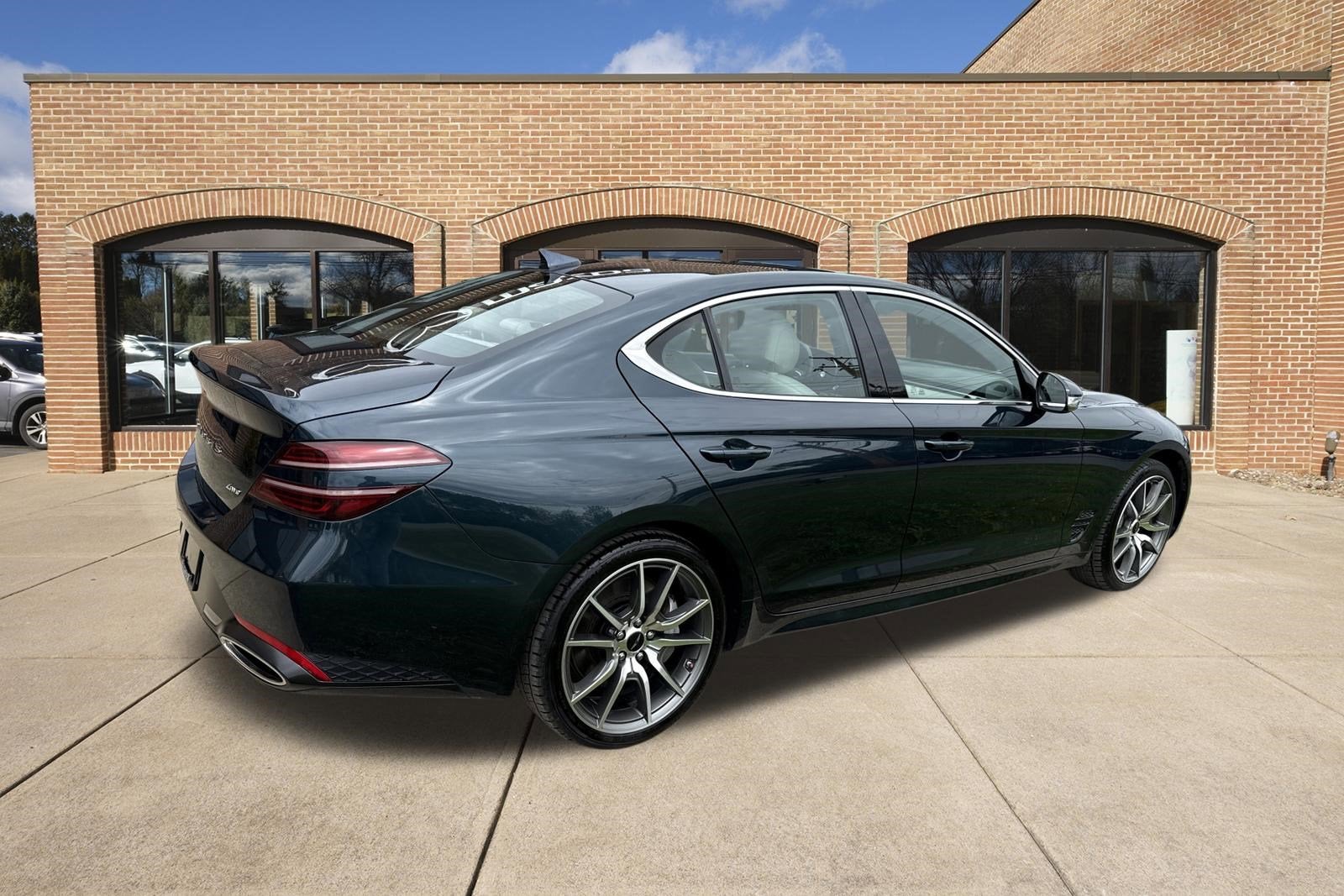2025 Genesis G70 2.5T