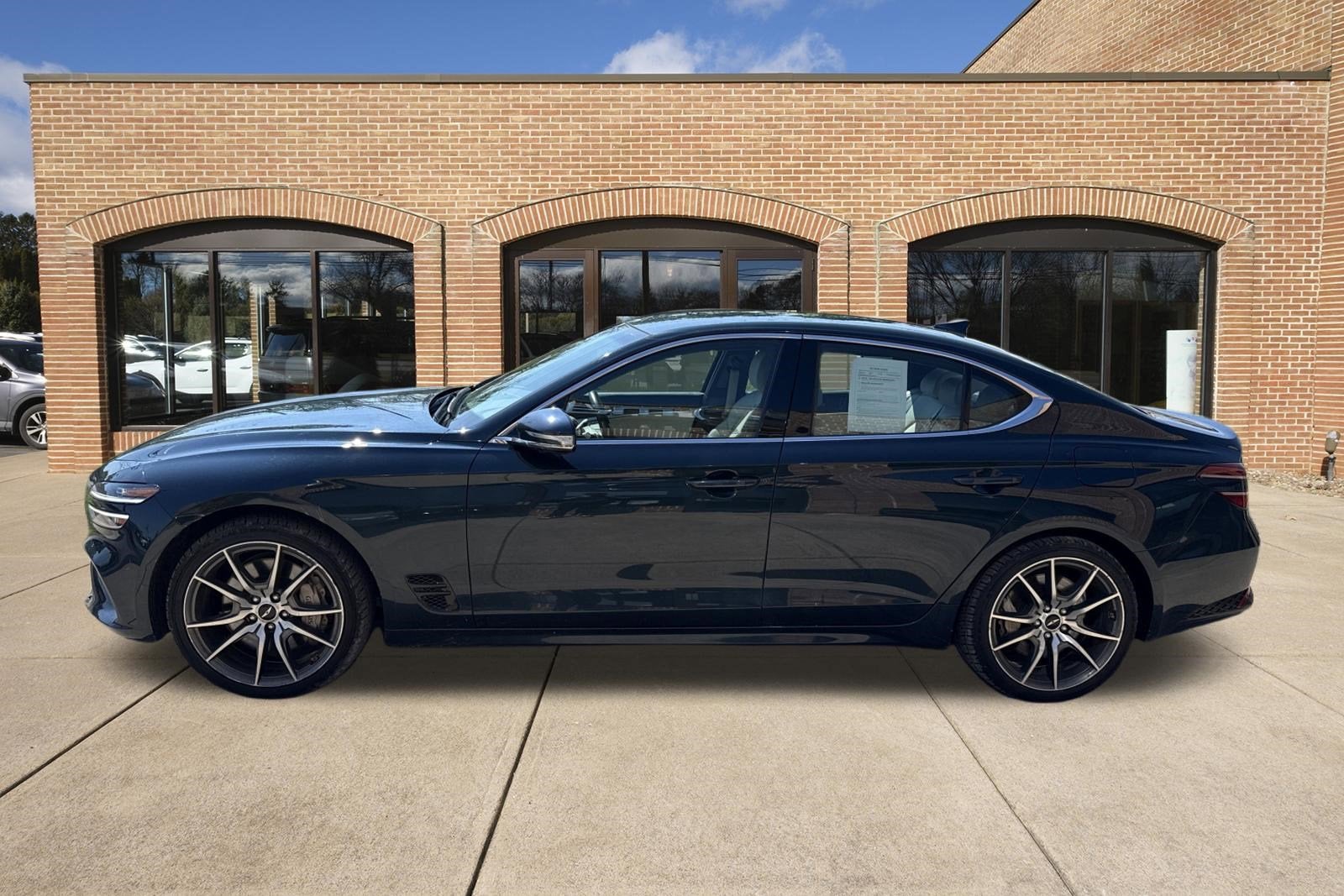 2025 Genesis G70 2.5T