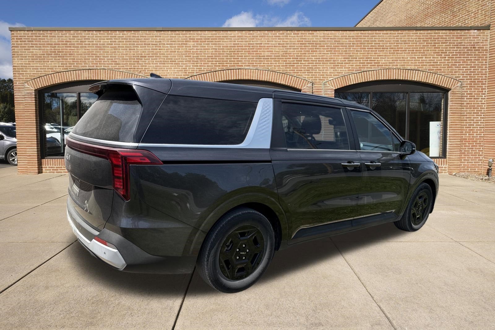 2025 Kia Carnival LXS