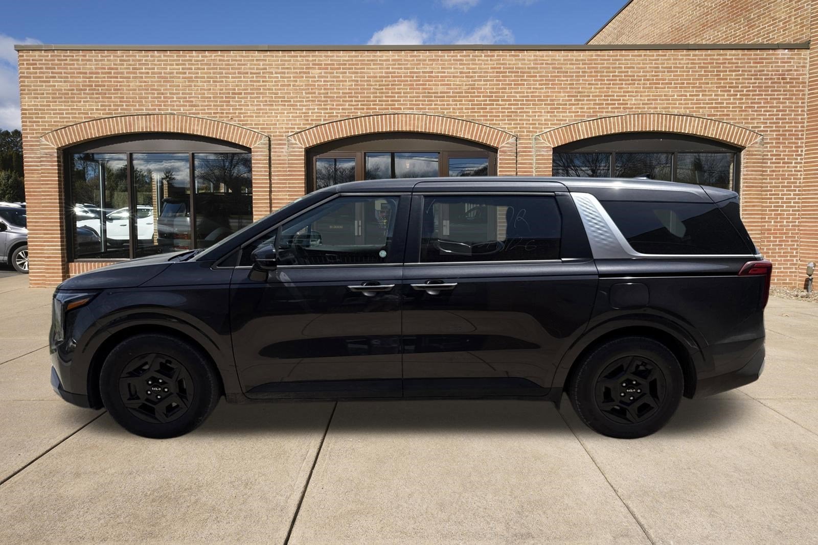2025 Kia Carnival LXS