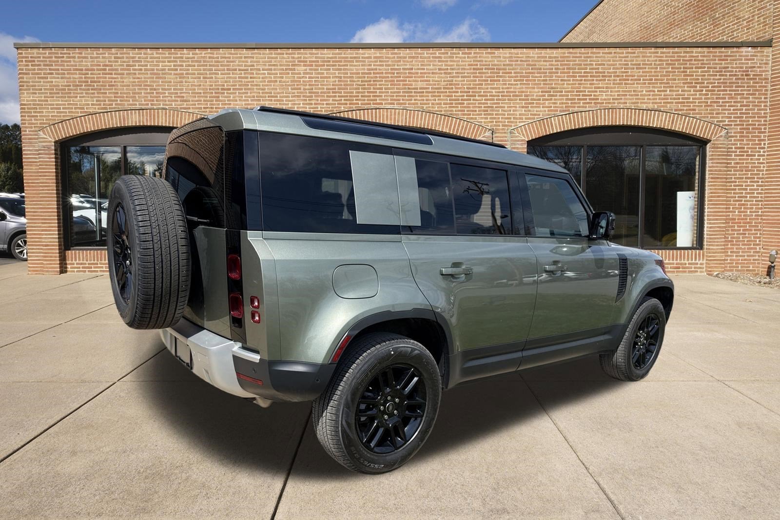 2025 Land Rover Defender S
