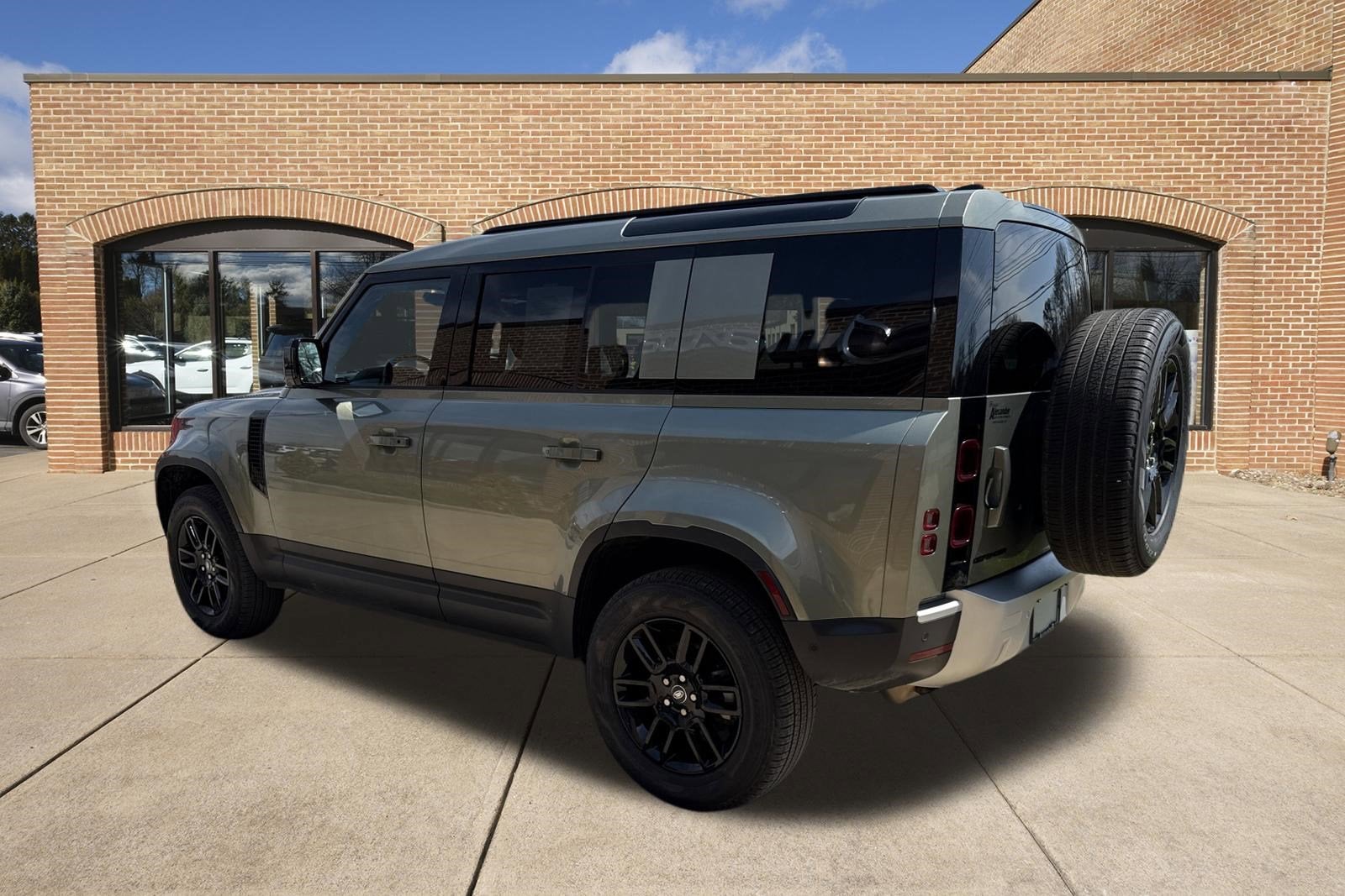 2025 Land Rover Defender S